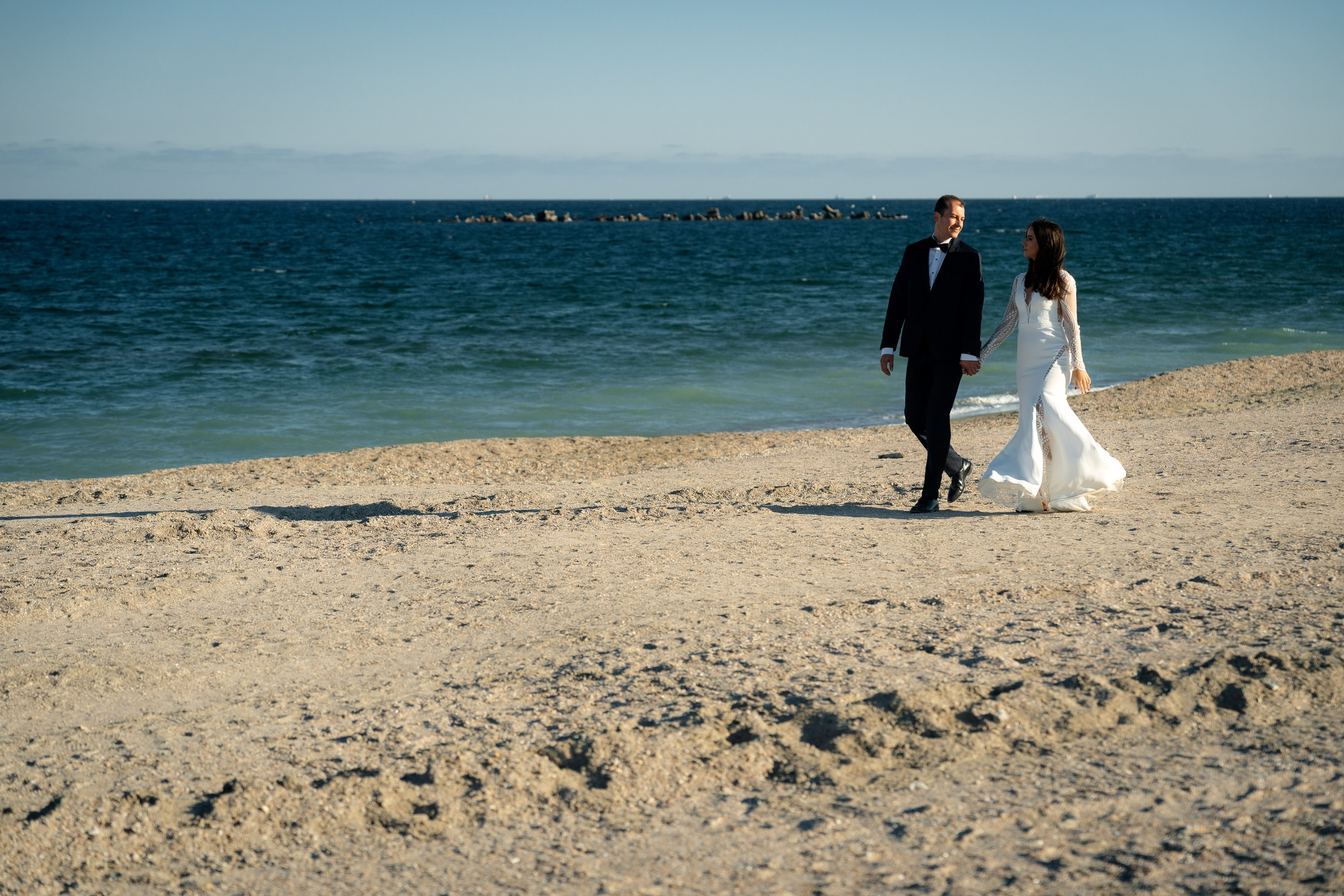 Elly & Andrew. Destination Wedding Photographer Alex Pasarelu