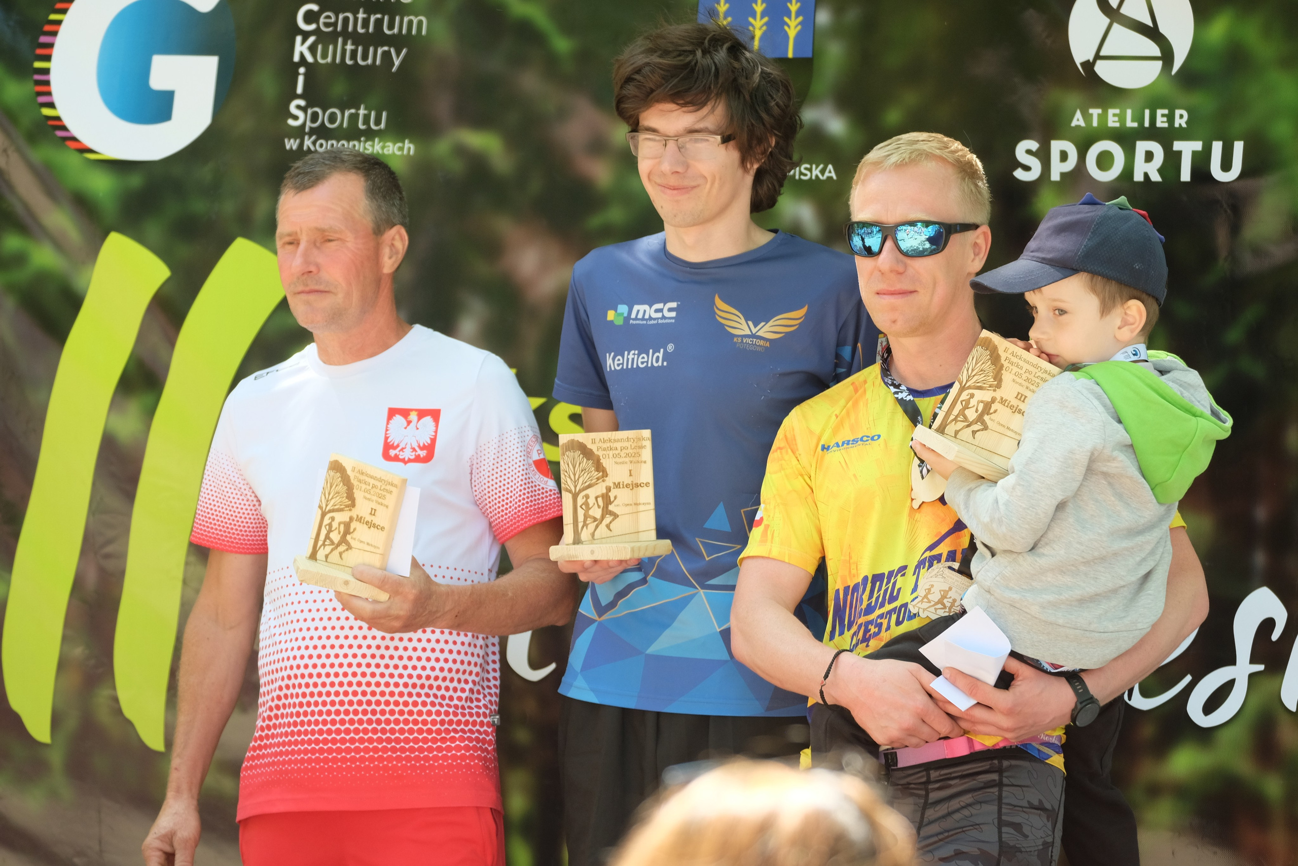 Aleksandryjska Piątka po lesie. Main