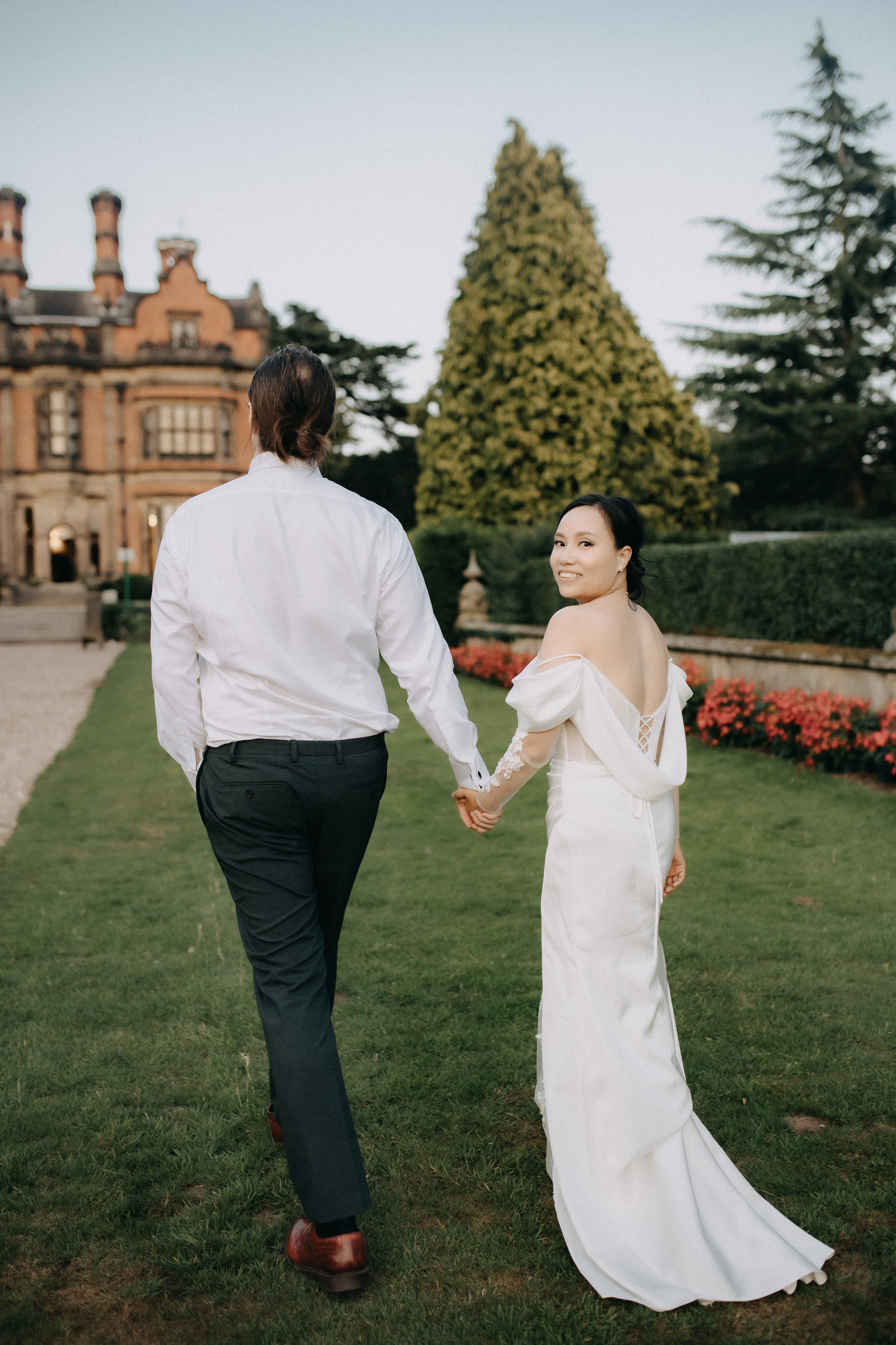 Matthew and Trinh. Wedding and Portrait Photographer Evie Moon
