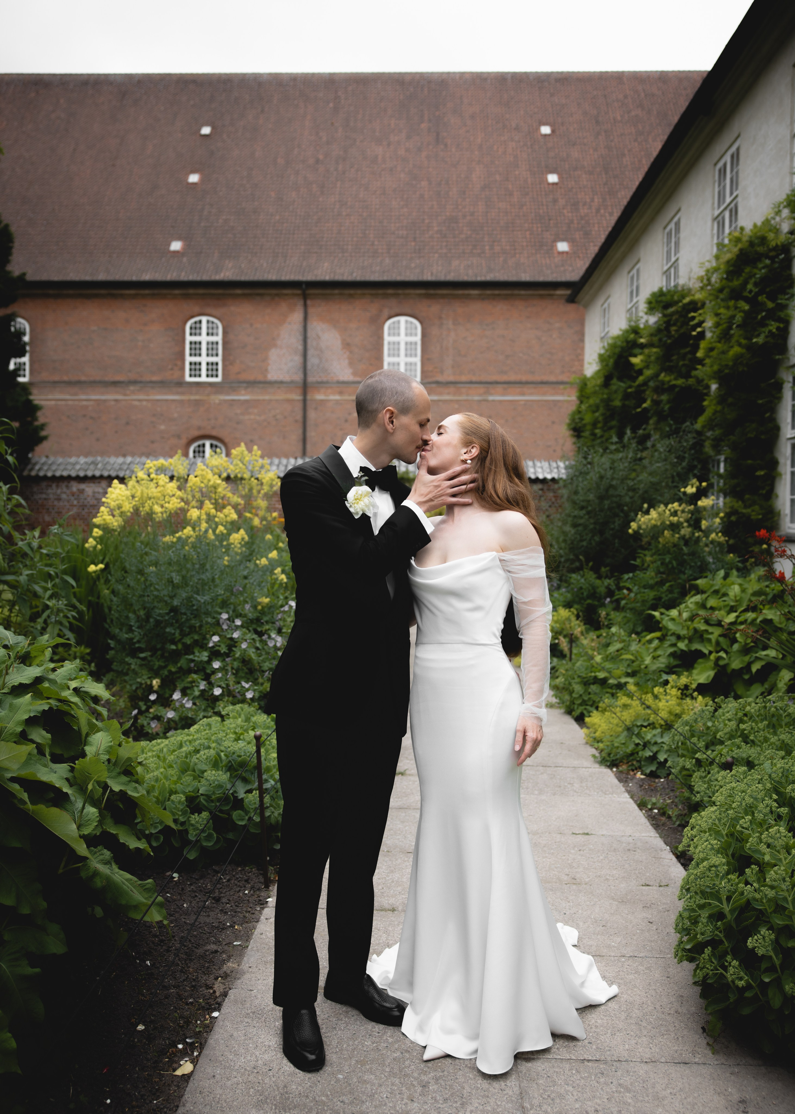 Sofia and Brandon. Professional wedding photographer in Copenhagen, Denmark — Julia Byron