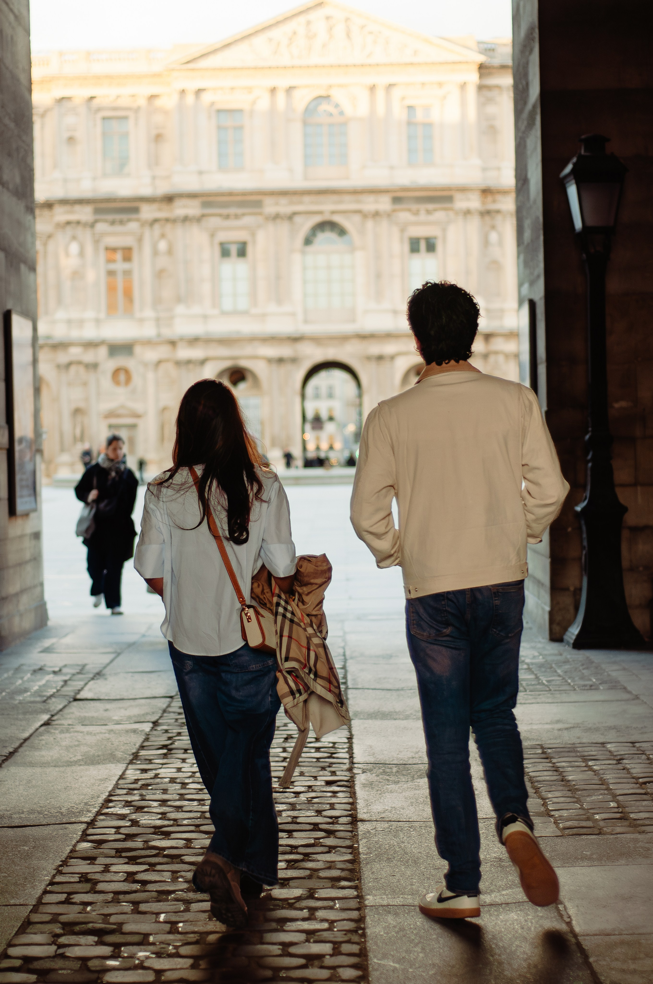 Фотосессия у Лувра. Фотограф в Париже Полина Осипова
