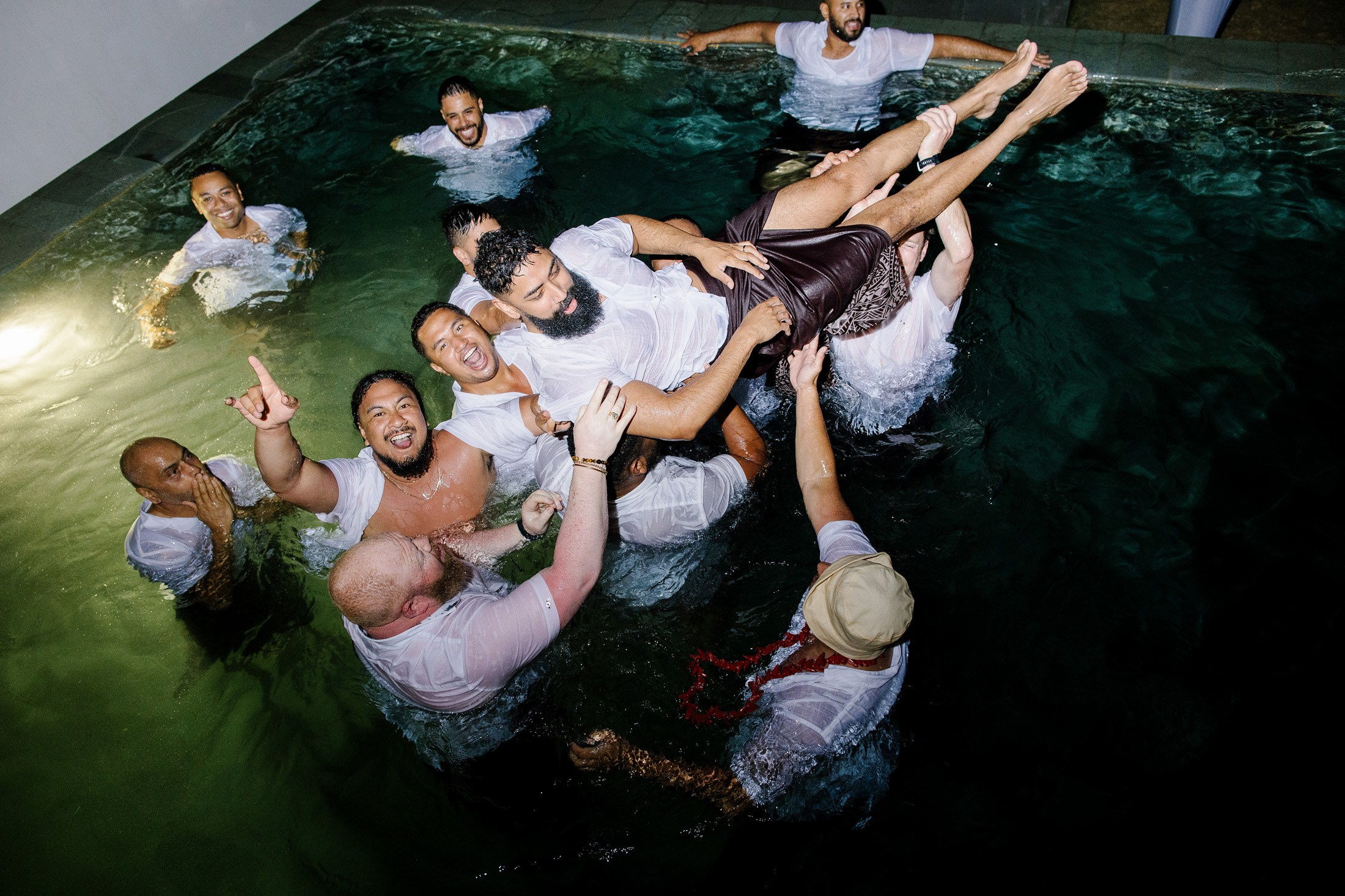 Big funny wedding with guests in paradise Bali island. Get.it.feel — Aesthetic Photography and Videography