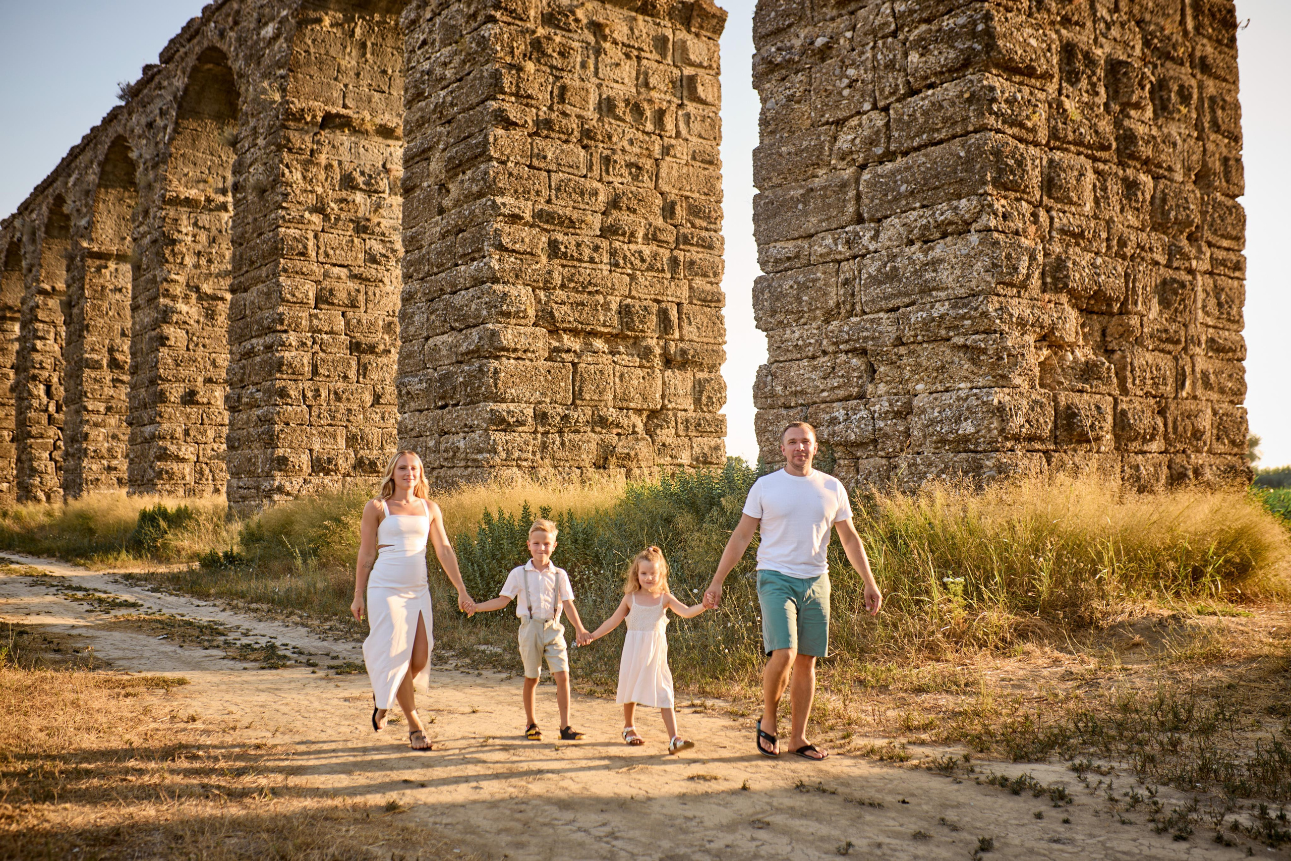 Wedding & Family Photographer Side - Belek - Alanya | Alsu Develi. Familienshooting bei Sonnenuntergang. Professional Photographer in Alanya, Side, Belek | Alsu Develi  Wedding, Family and portrait photo sessions