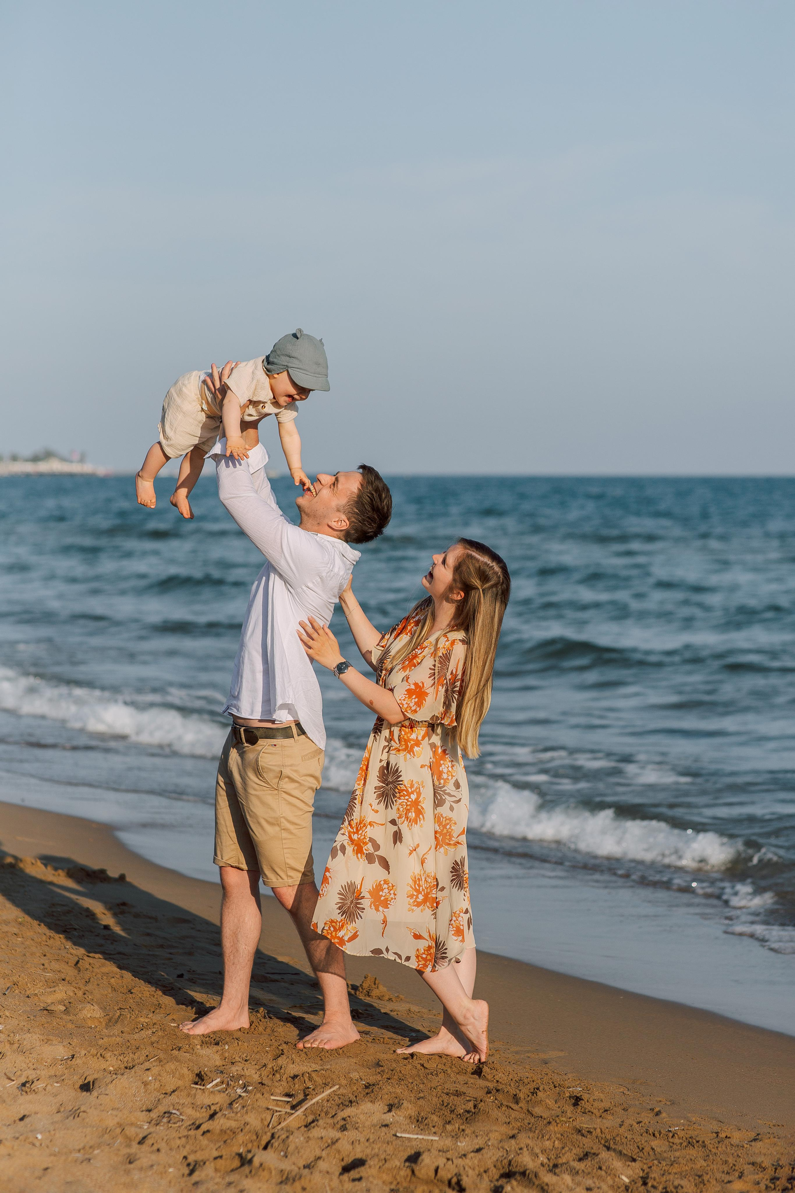 .Пляж. Закат.Семейная фотосессия на пляже в Сиде на закате. Фотограф в Алании в Турции, Аланья, Сиде, Белек, Анталия, Кемер, Конаклы, Окурджалар. Фотосъемки в Алании. Фотосессия в Алания.Алсу Девели