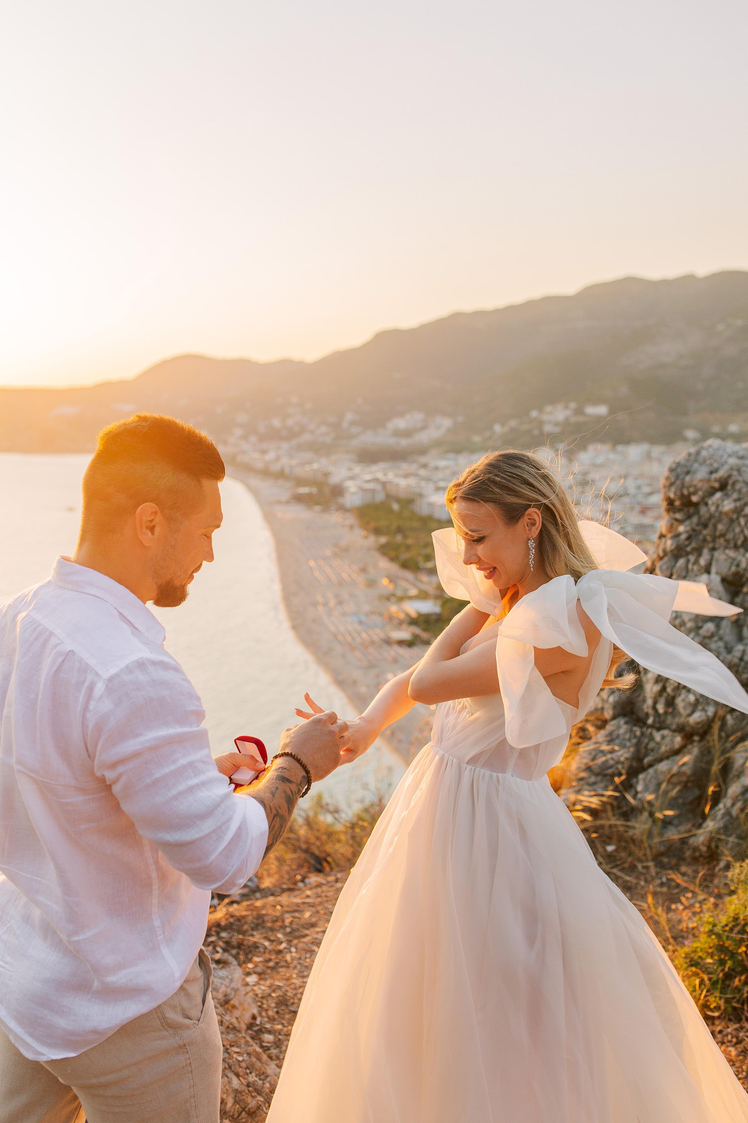 Свадебная фотосессия на краю обрыва.Фотосъемки в Алании, Алания, Аланья, Тюрклер, Окурджалар, Конаклы, Авсаллар, Махмутлар, Каргыджак. Фотограф в Алании в Турции, Аланья, Сиде, Белек, Анталия, Кемер, Конаклы, Окурджалар. Фотосъемки в Алании. Фотосессия в Алания.Алсу Девели