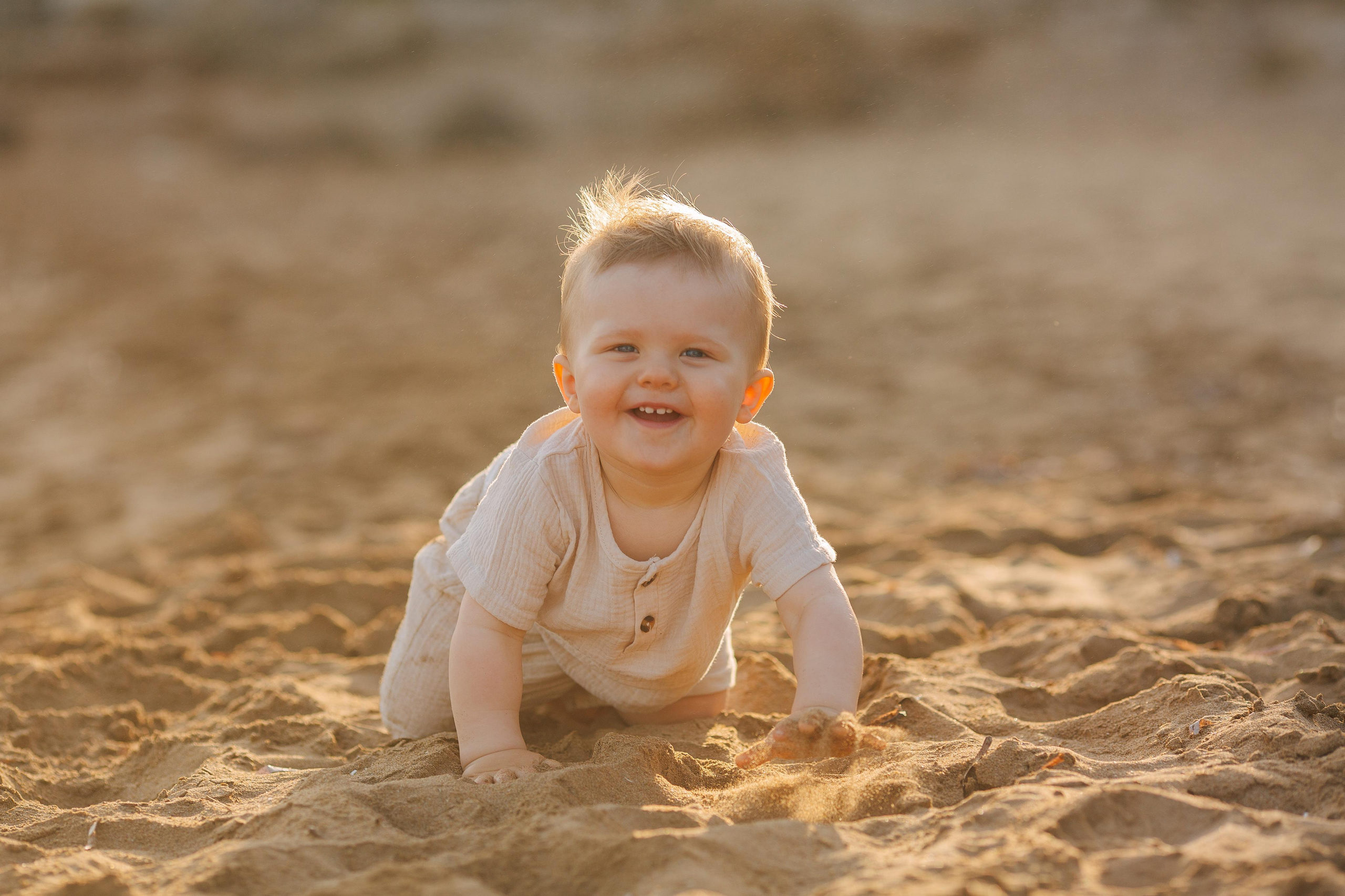 .Пляж. Закат.Семейная фотосессия на пляже в Сиде на закате. Фотограф в Алании в Турции, Аланья, Сиде, Белек, Анталия, Кемер, Конаклы, Окурджалар. Фотосъемки в Алании. Фотосессия в Алания.Алсу Девели