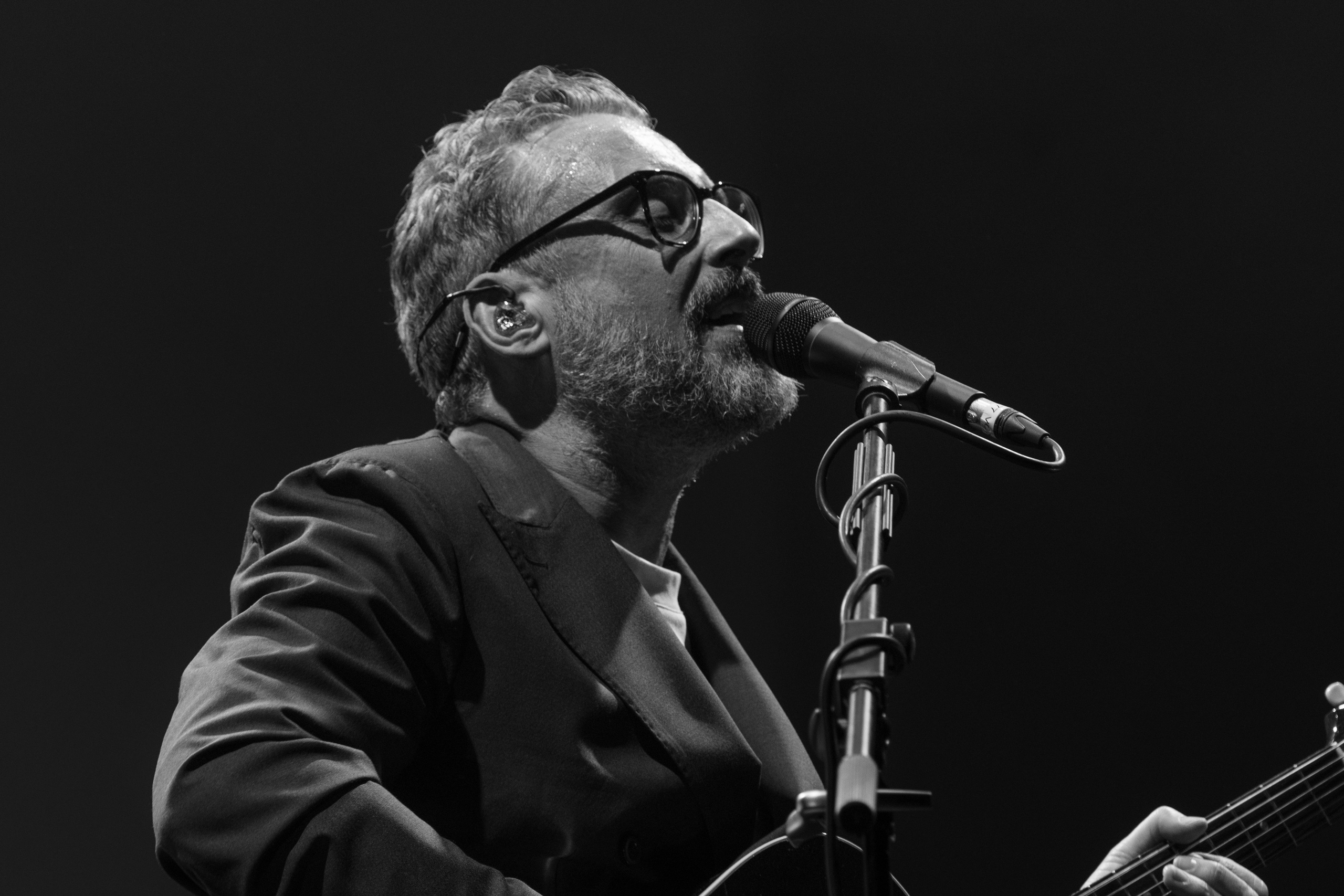 BRUNORI SAS // UNIPOL ARENA BOLOGNA. Francesco Mion // Sport & Live Music Photographer