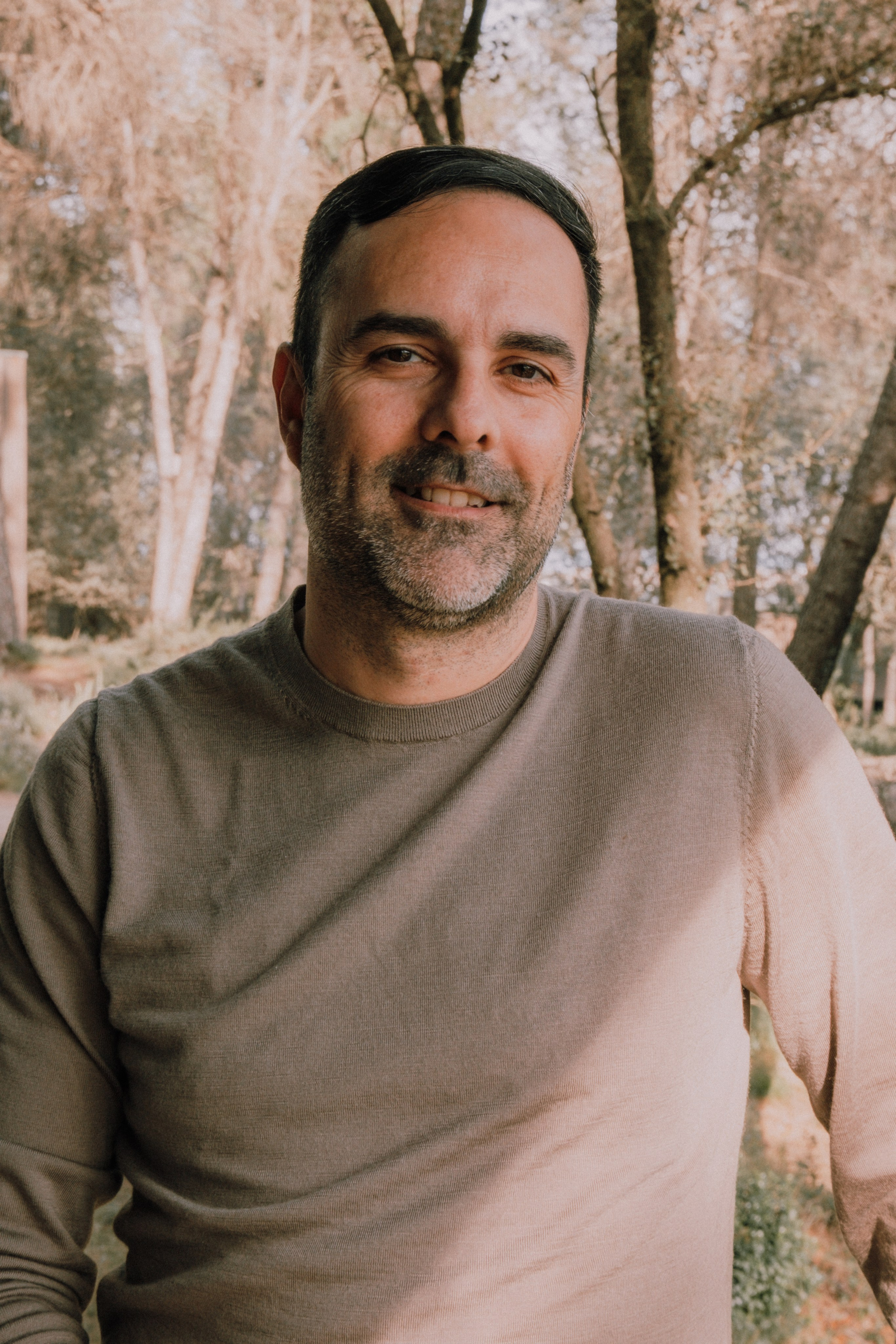 Sesión familiar en el bosque. Fotografía profesional en Calafell - Elena Medvedeva