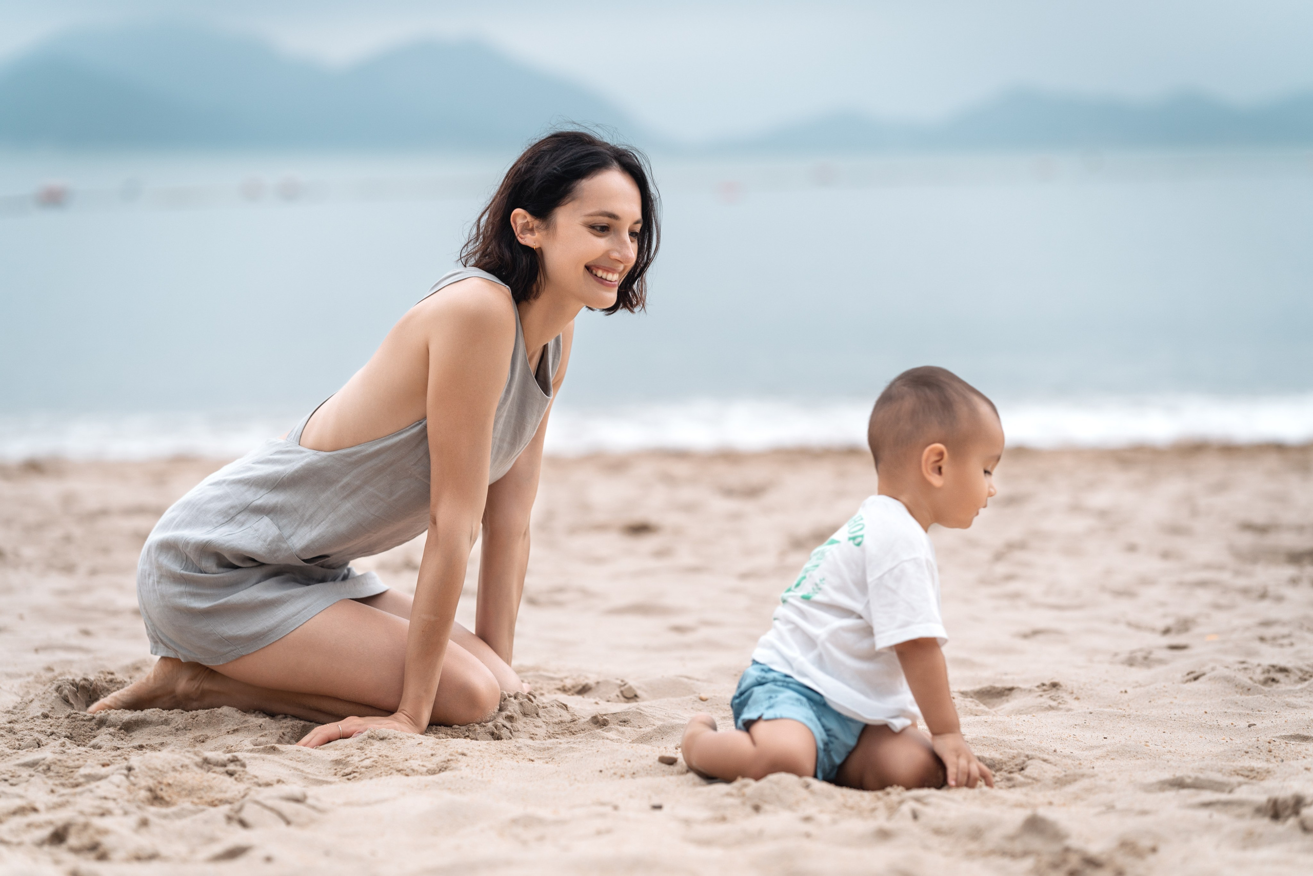 OLGA & DEREK | REPULSE BAY BEACH. PHOTOGRAPHER IN HONG KONG (WEDDING, FASHION, FAMILY, EVENTS)