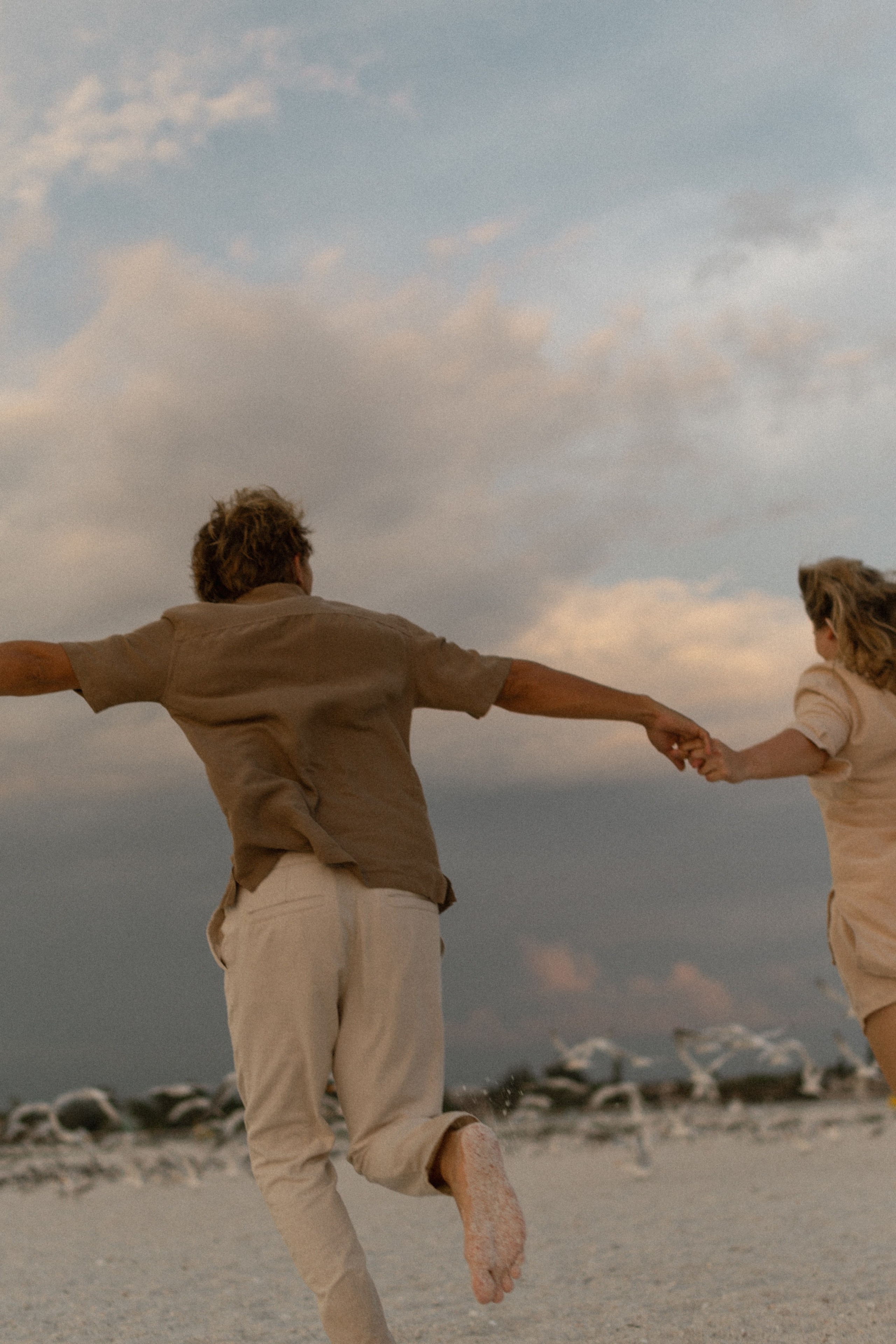 Olya & Misha. Ocean. Photographer Vladmir Gladkov