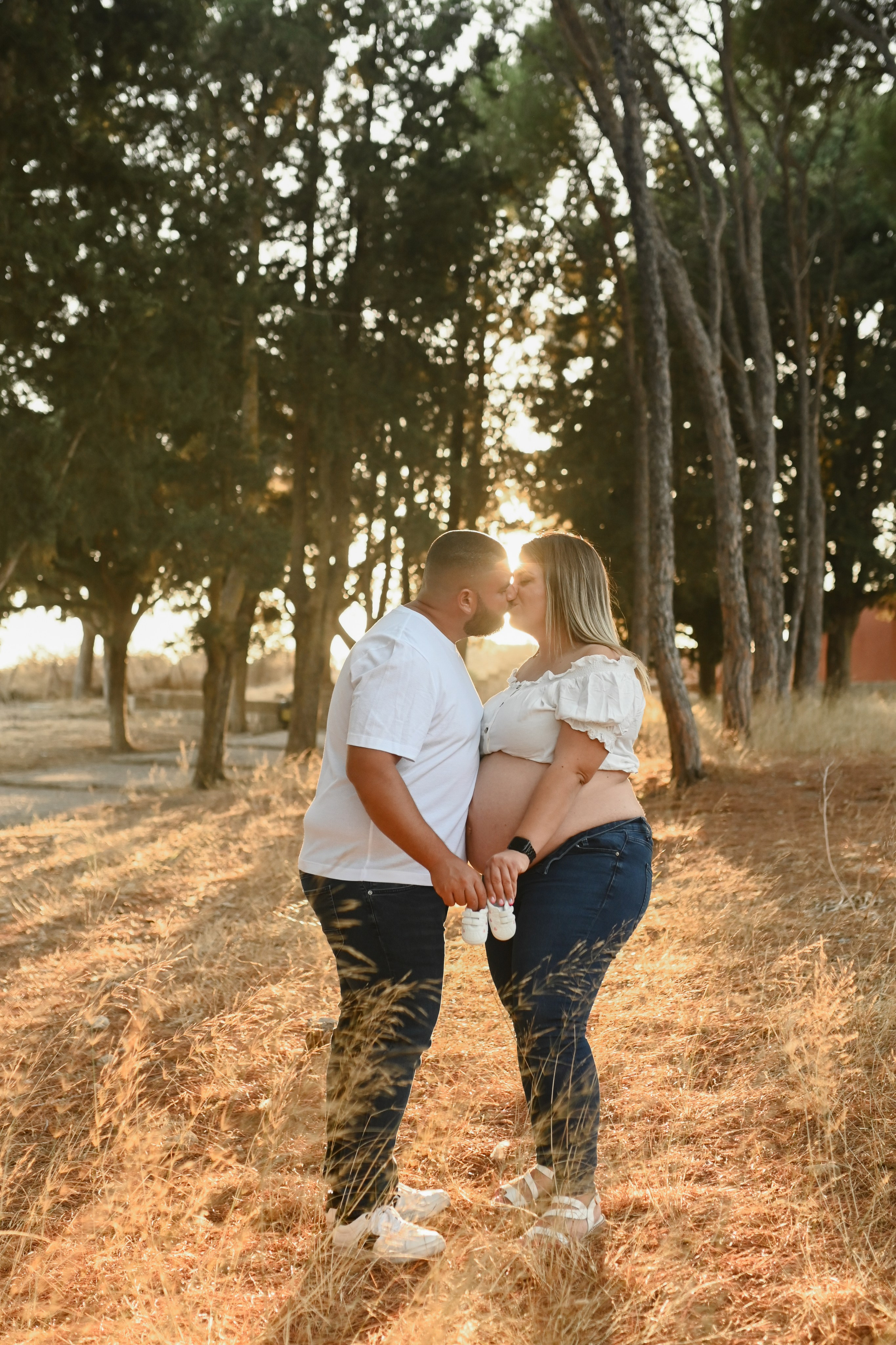 Φωτογράφιση εγκυμοσύνης στο Φιλέρημο Ρόδου – Μαγικές στιγμές μέσα στη φύση. WELCOME