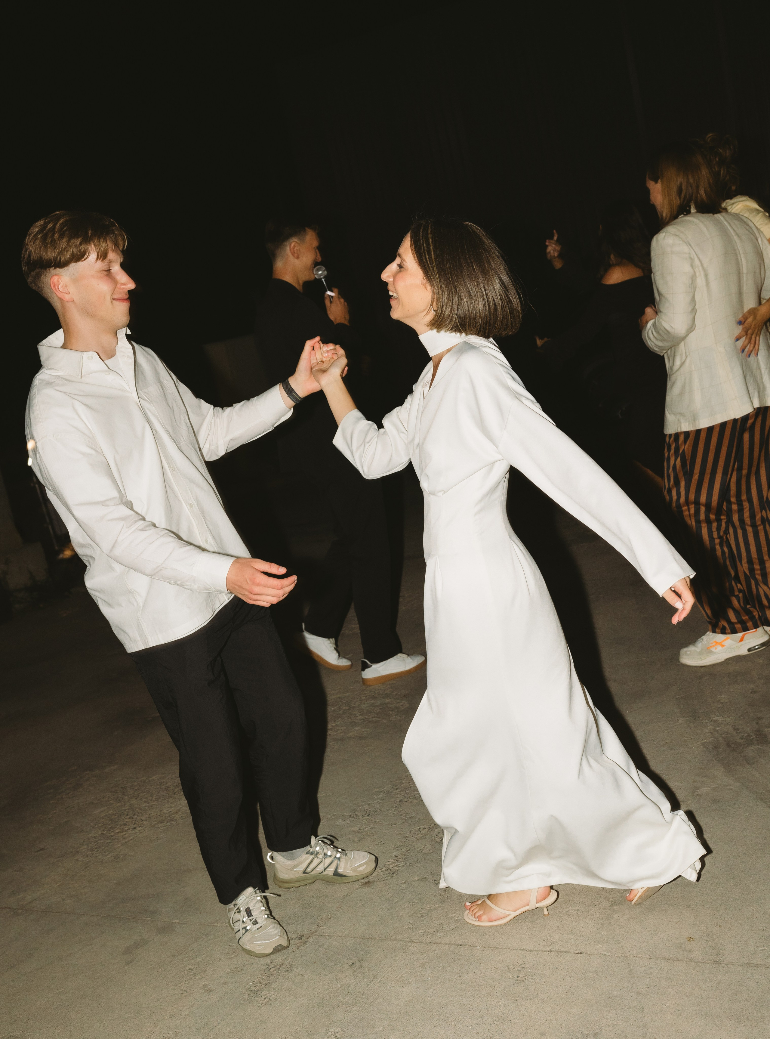 Miglė ir Mindaugas | 2024 | MIESTO VESTUVĖS. Vestuvių ir šeimų fotografė Lena Bondarenko / belove photo