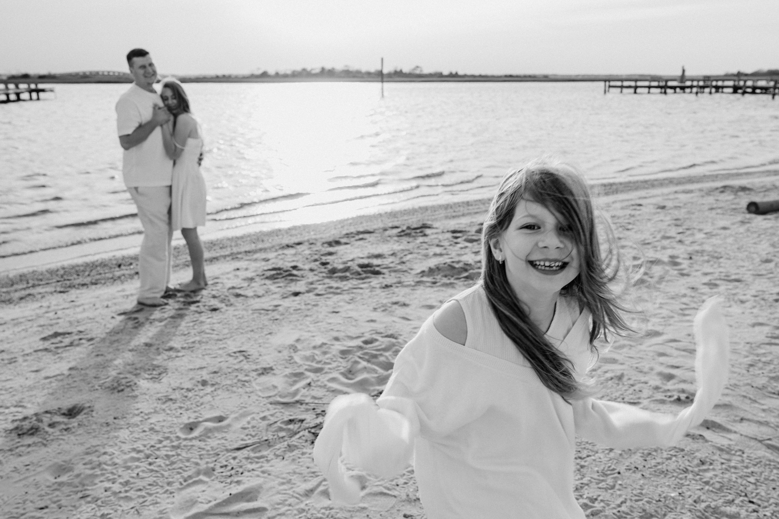 Oleg, Svetlana, Teya. Ocean. Alisa Tant — Family and newborn photographer Bucks County, Montgomery county, Philadelphia, NJ
