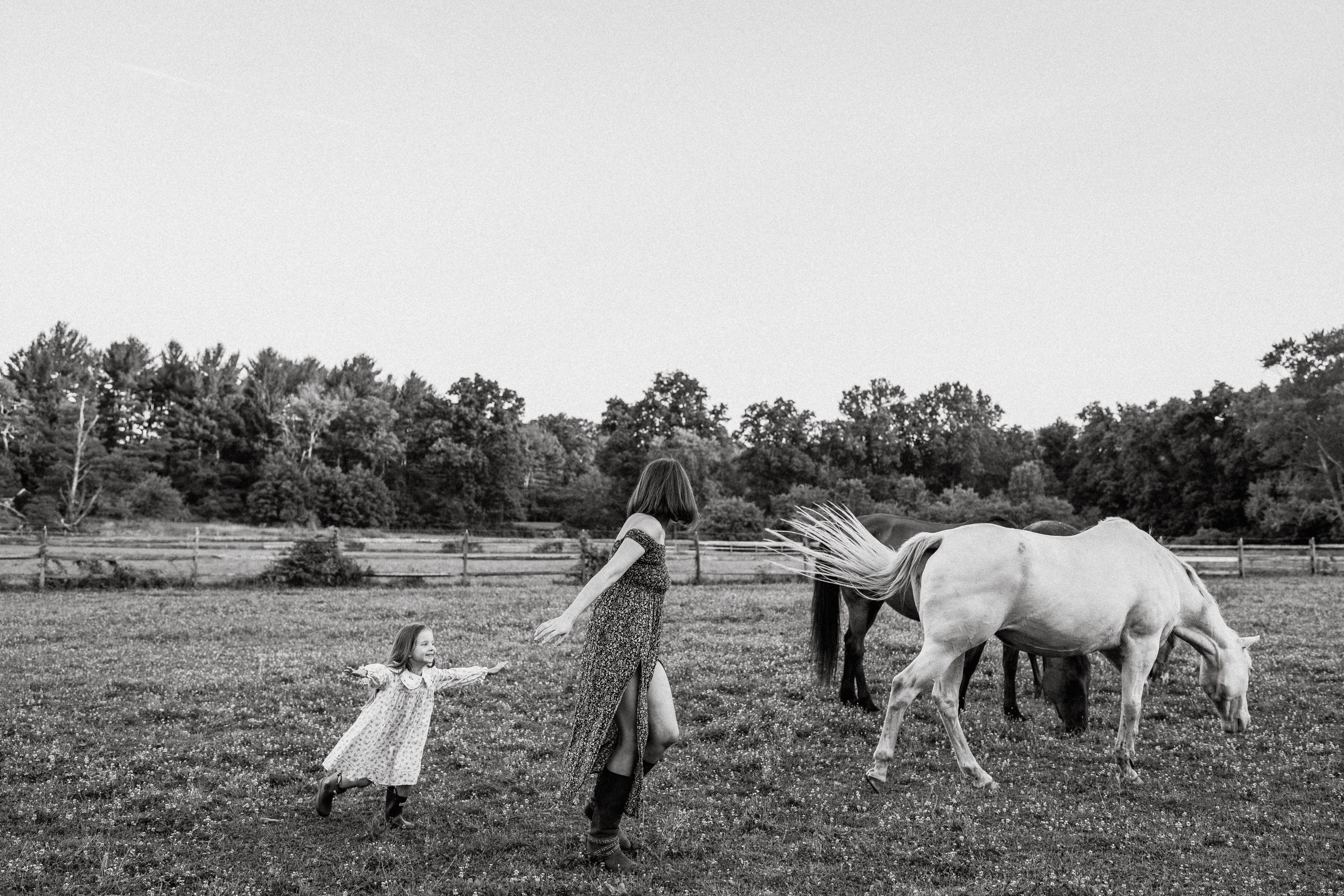 Marina&Teya. Horses. Alisa Tant — Family and newborn photographer Bucks County, Montgomery county, Philadelphia, NJ