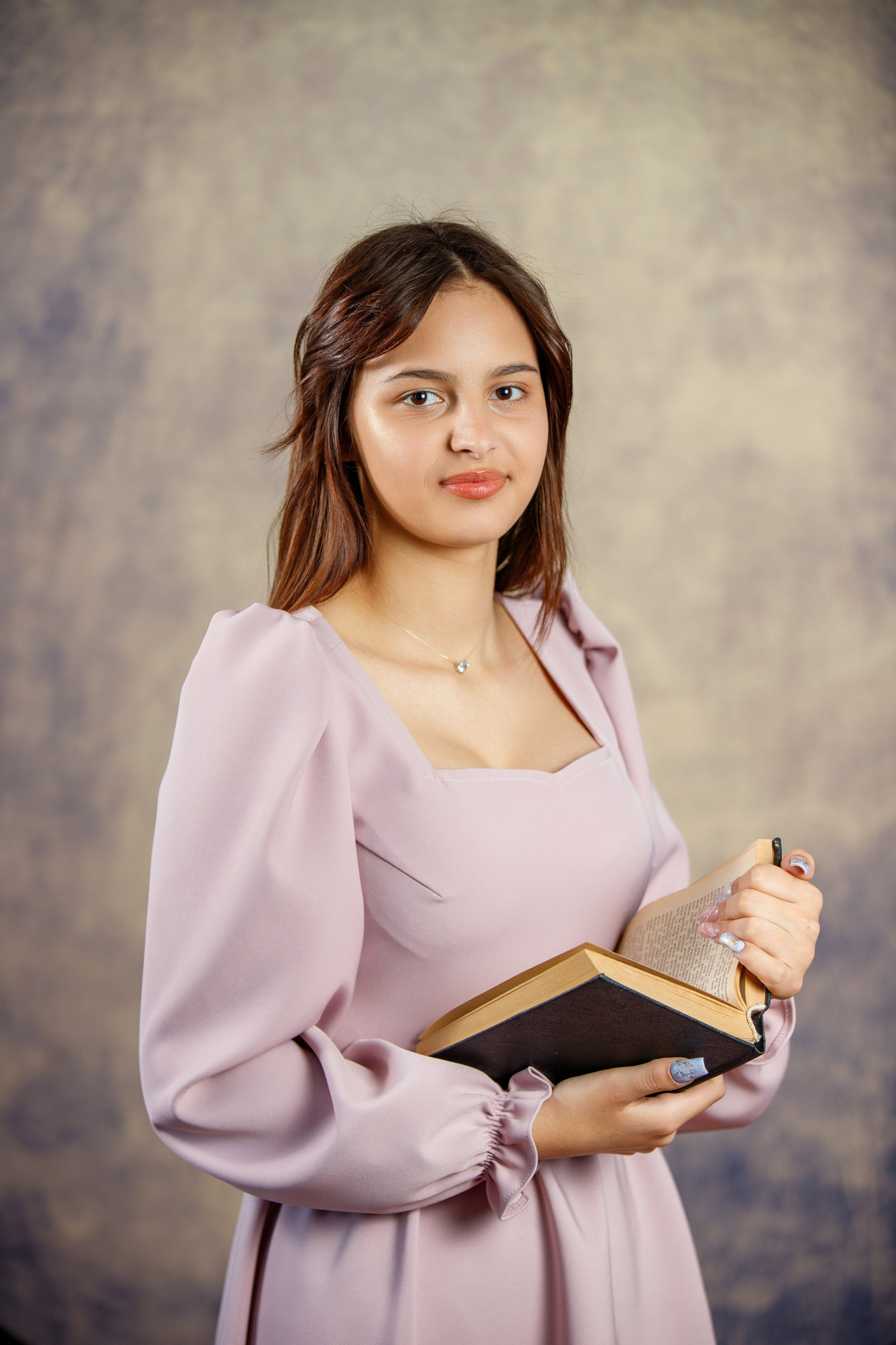 Recenzii. Albume de absolvire: gradinita, gimnaziu, liceu. Venete in Moldova