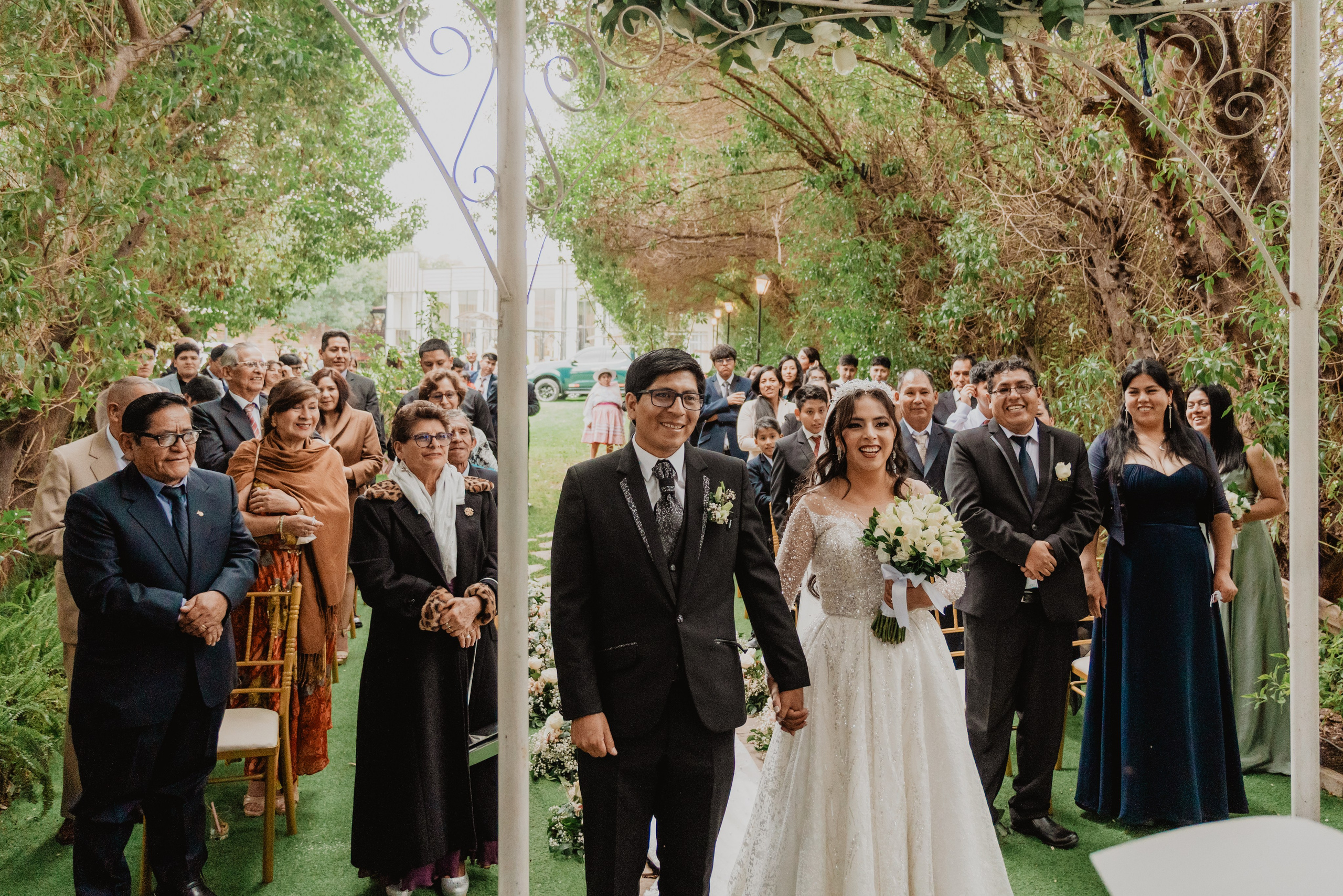 FERNANDO + MARIBEL | BODA RELIGIOSA. Studio KVTA | Fotografía y Video de Bodas en Arequipa
