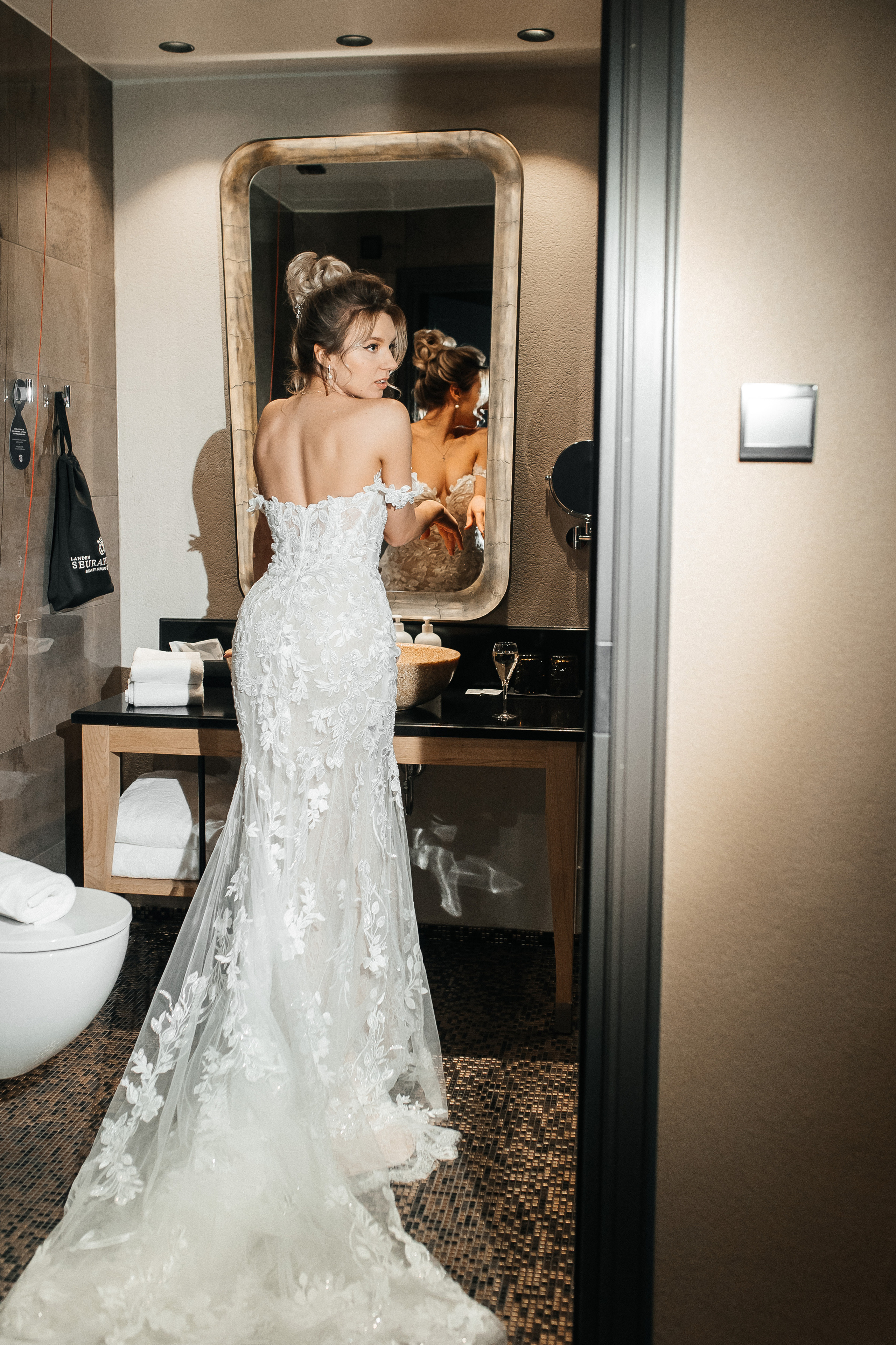 The Perfect Bride. Valokuvaaja Lahti, Helsinki Elena Salonen