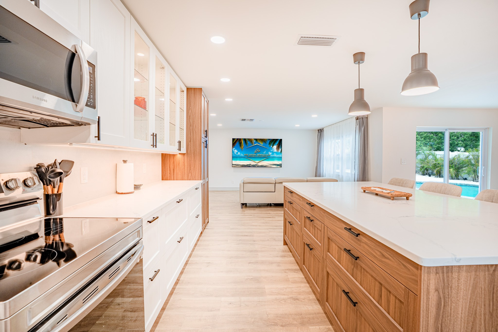 Airbnb: Real Estate 01. Welcome to my video and photo world!