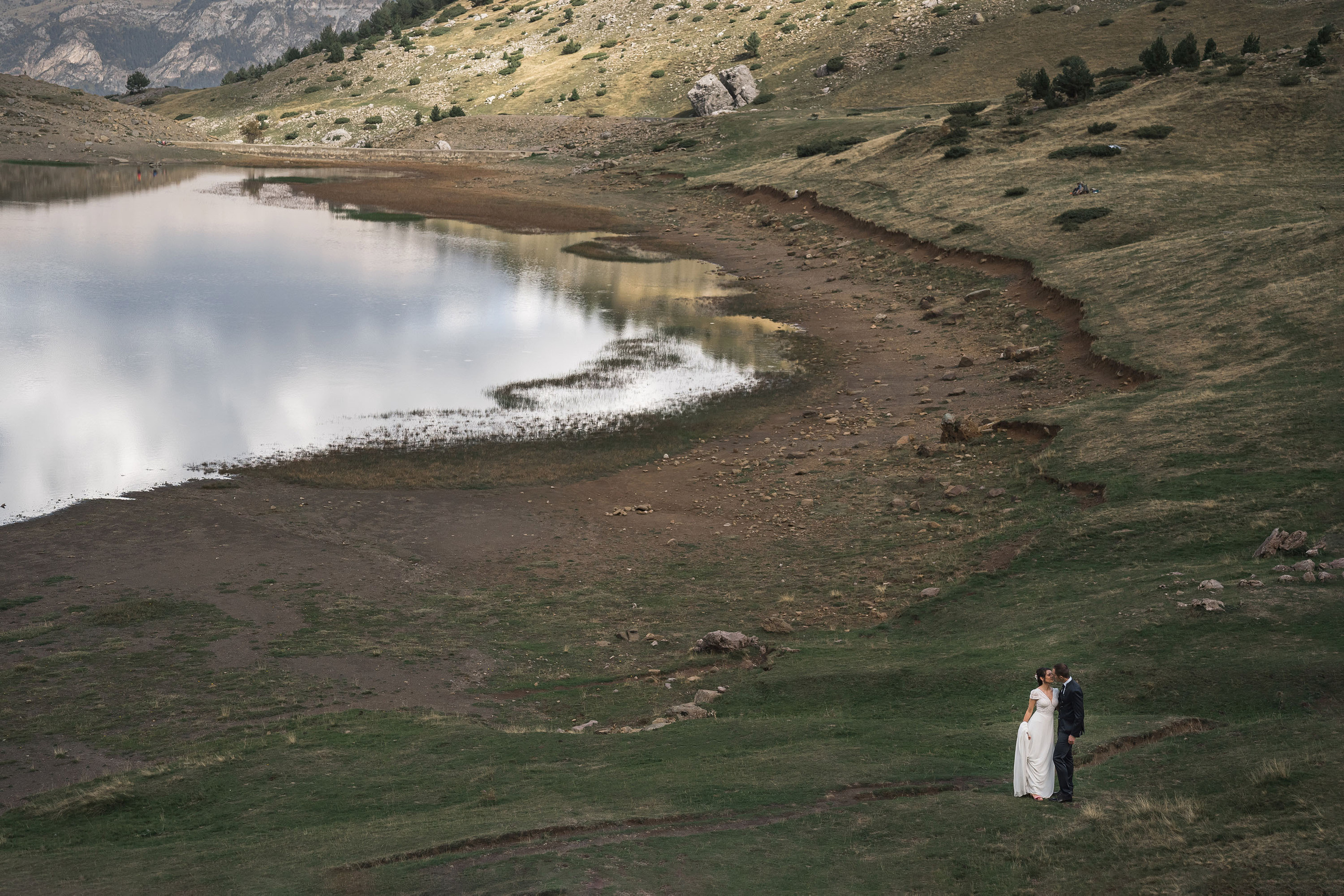 Postboda en Ibón de Piedrafita. PIXLOVE - Fotógrafos de bodas Huesca Pirineos Zaragoza