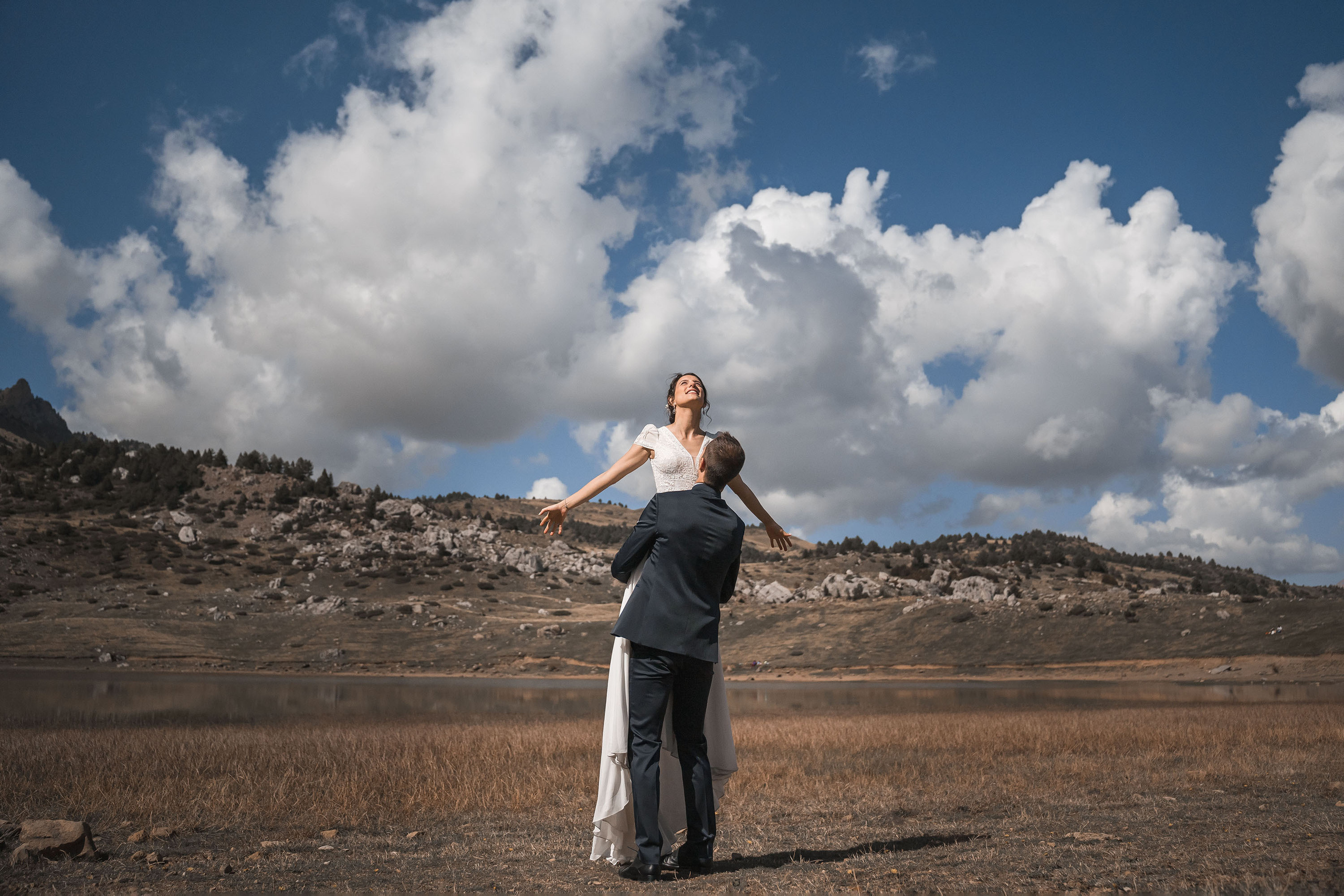 Postboda en Ibón de Piedrafita. PIXLOVE - Fotógrafos de bodas Huesca Pirineos Zaragoza