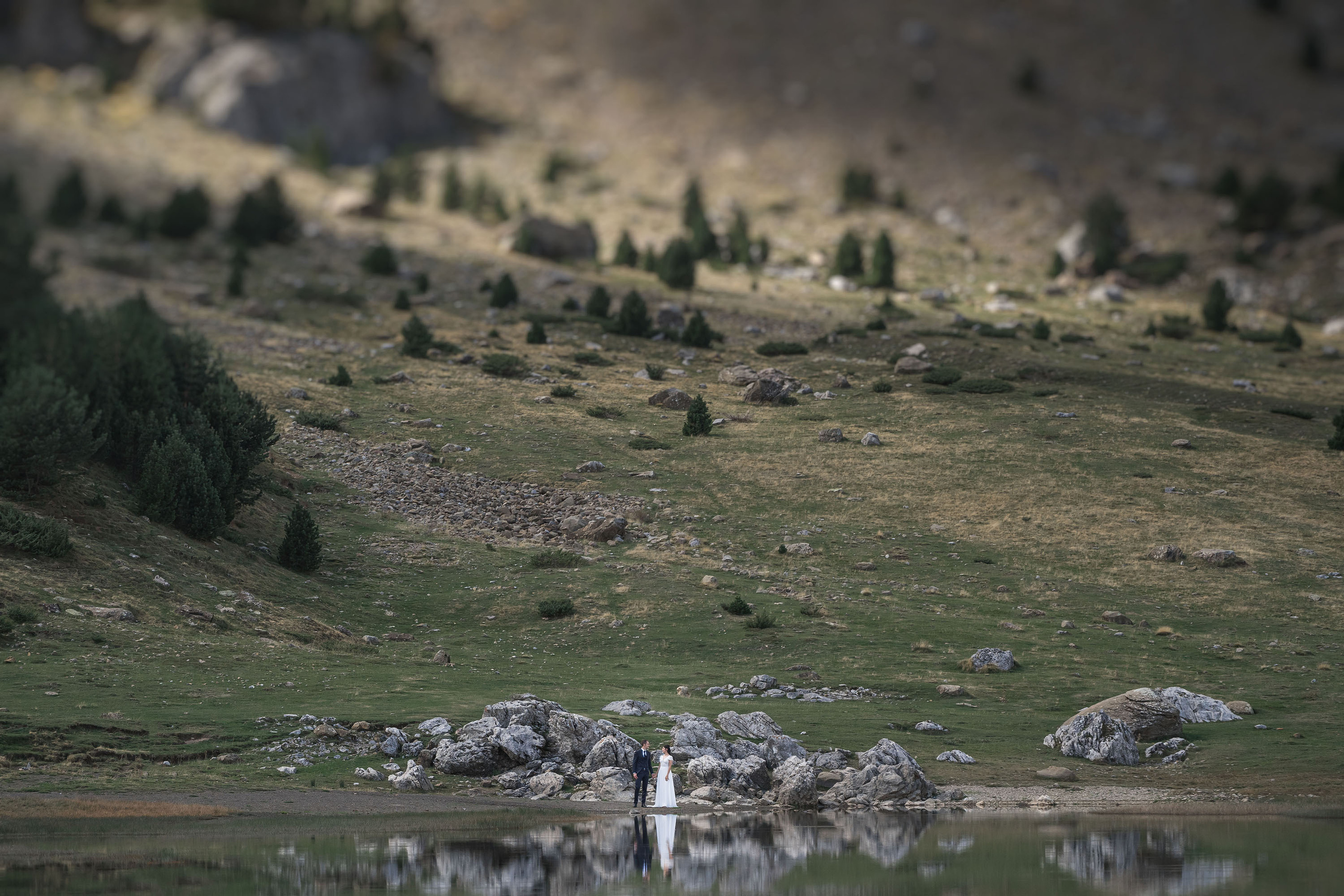 Postboda en Ibón de Piedrafita. PIXLOVE - Fotógrafos de bodas Huesca Pirineos Zaragoza