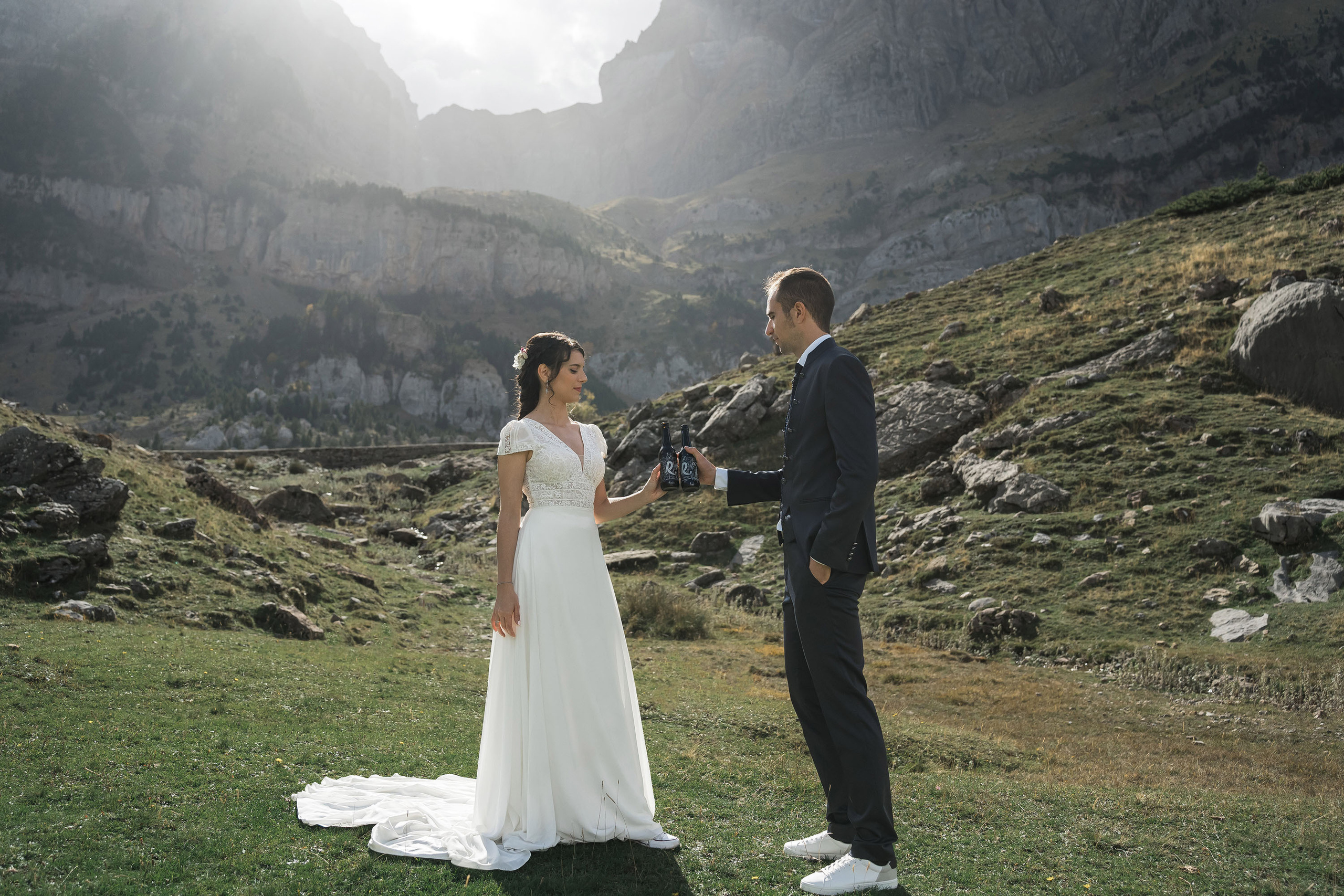 Postboda en Ibón de Piedrafita. PIXLOVE - Fotógrafos de bodas Huesca Pirineos Zaragoza