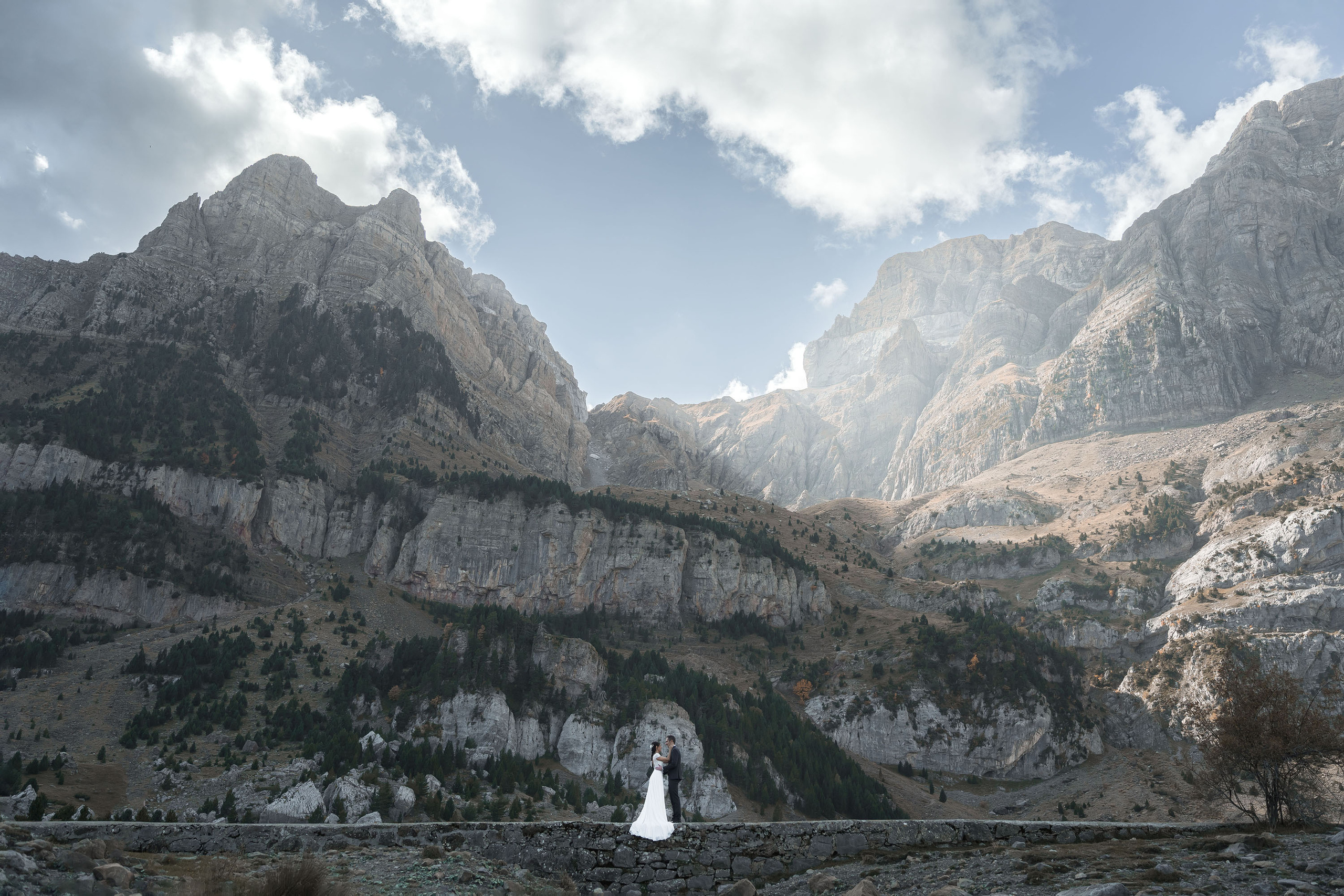 Postboda en Ibón de Piedrafita. PIXLOVE - Fotógrafos de bodas Huesca Pirineos Zaragoza
