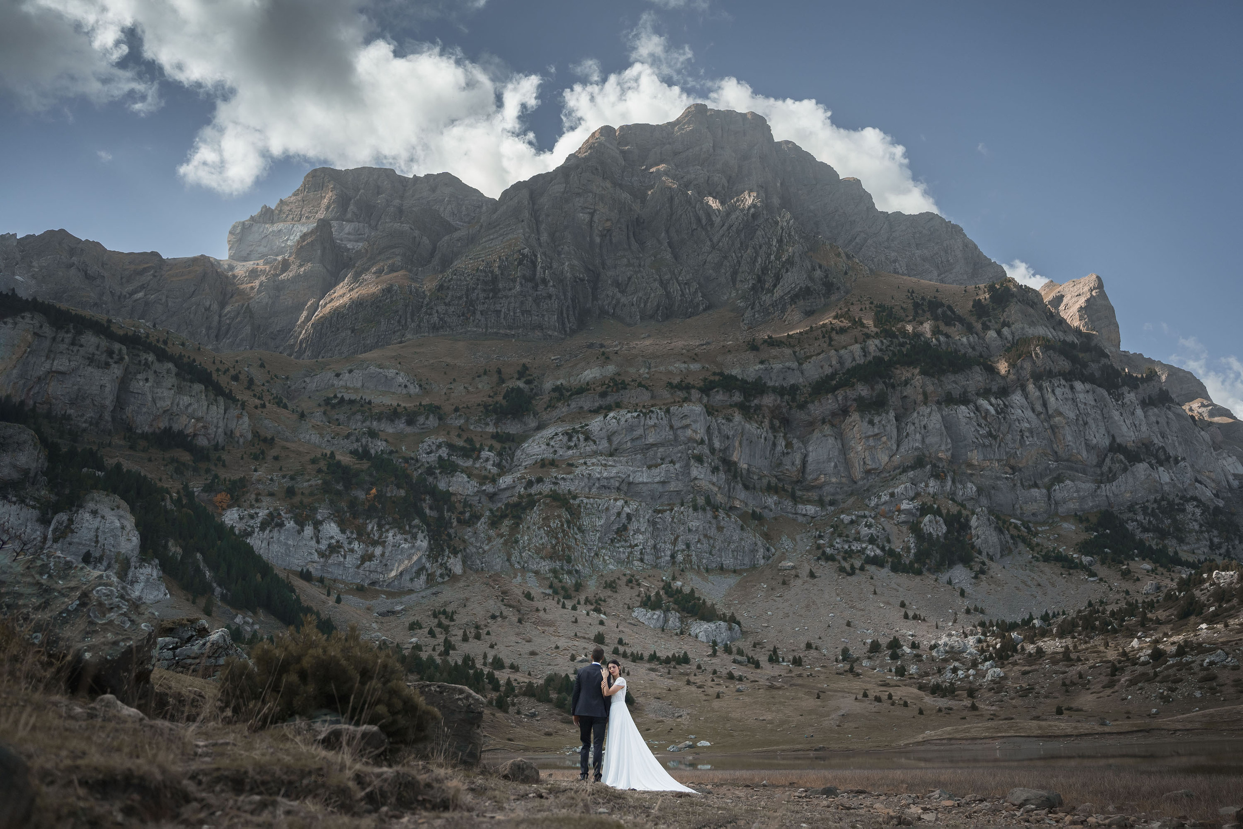 Postboda en Ibón de Piedrafita. PIXLOVE - Fotógrafos de bodas Huesca Pirineos Zaragoza