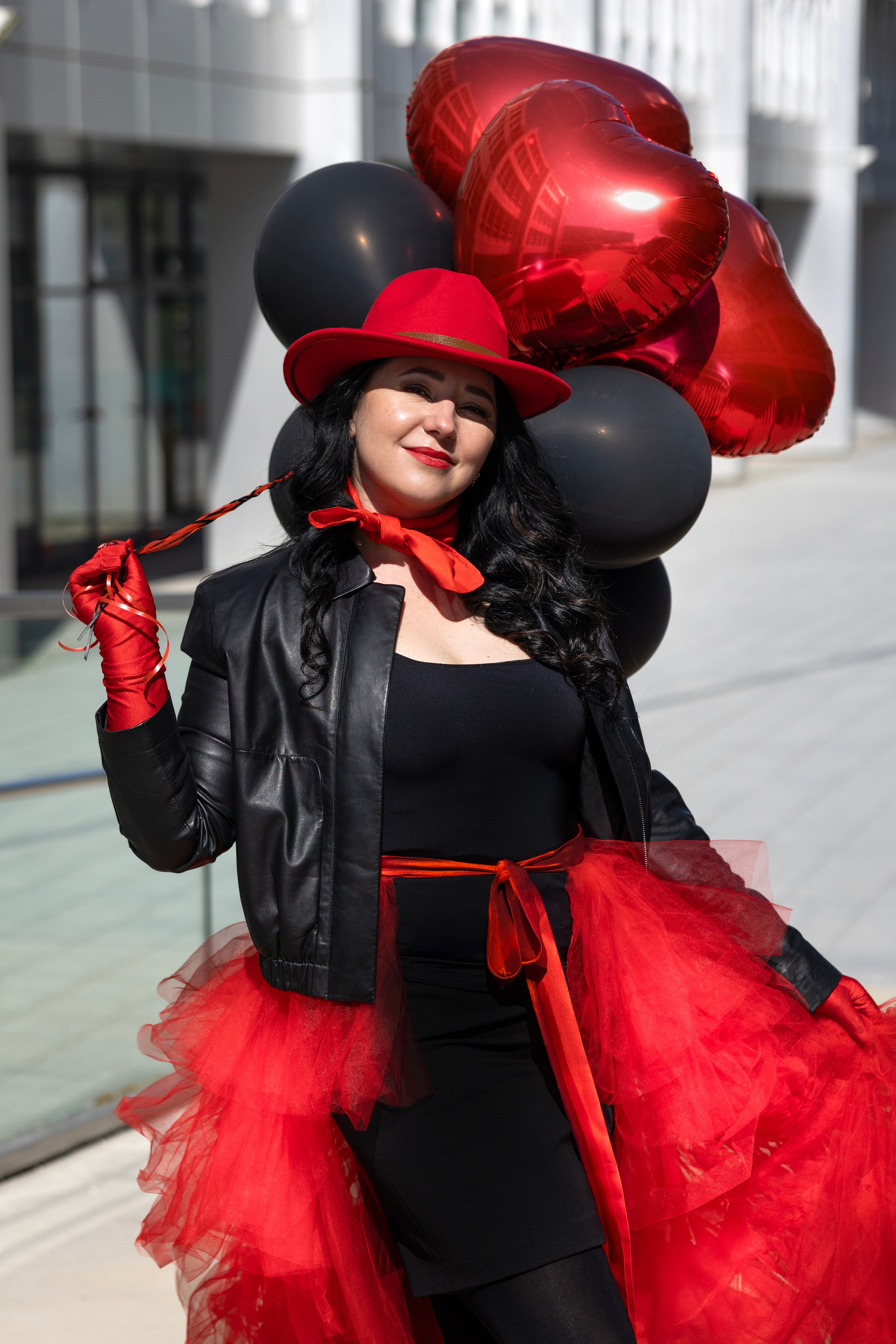 Balloons and red skirt. Фотограф в Мюнхене