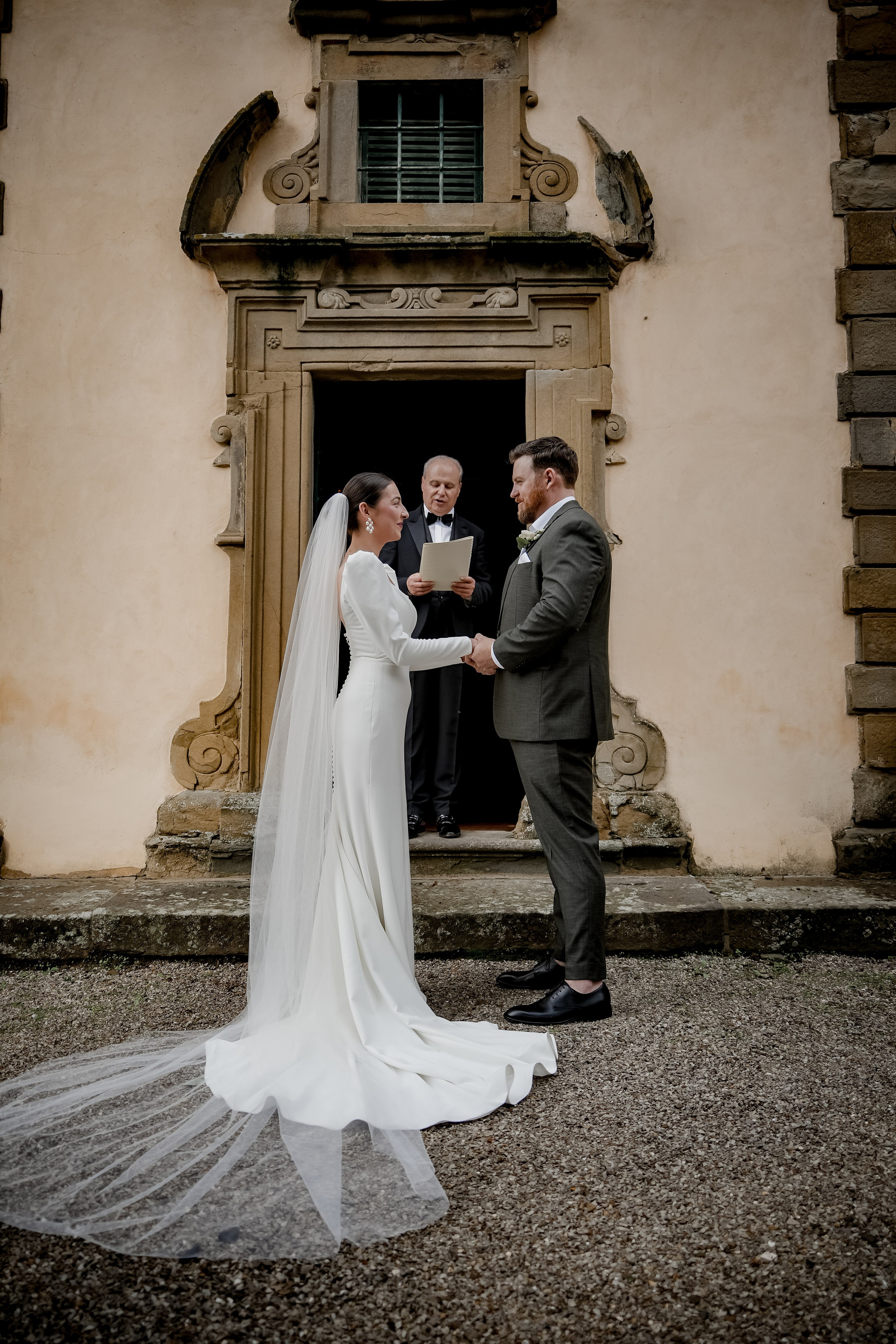 Elopment in Cortona. Villa Falconiere. Wedding Photographer in Italy