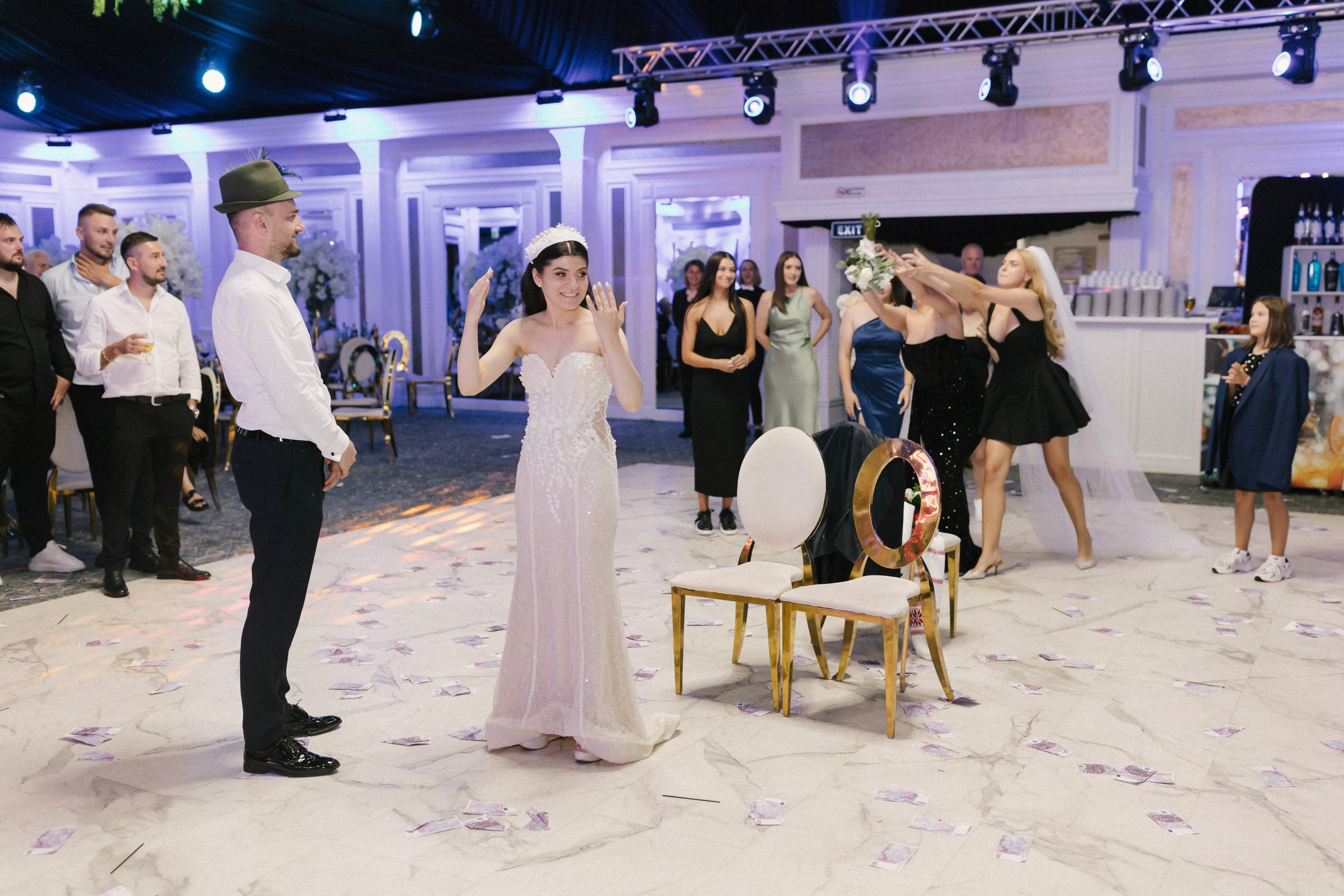 1. Mireasa Adriana în timpul pregătirilor de nuntă în Tudora Botoșani2. Costumul mirelui Ionuț fotografiat artistic în ziua nunții3. Prietenii mirelui la tradițiile de nuntă în Tudora4. Bărbieritul mirelui în cadrul obiceiurilor tradiționale de nuntă5. Fotografii de familie la biserică în ziua nunții6. Portret de familie cu mirii și copilul lor la nunta din Botoșani7. Primul dans al mirilor la Mariage Dor Baisa Botoșani8. Decor elegant de nuntă la Mariage Dor Baisa9. Emoții și tradiții la nunta din Tudora județul Botoșani10. Fotograf profesionist de nuntă în Botoșani surprinzând momente autentice - otograf-nunta-botosanifotograf-evenimente-botosanifotograf-profesionist-botosanifotograf-nunta-tudoranunta-tudora-botosanisedinta-foto-nunta-botosanipoze-nunta-botosanifotografii-nunta-tudorafotograf-cununie-religioasa-botosanibiserica-sfintii-imparati-constantin-si-elena-tudoramariage-dor-baisa-botosanirestaurant-nunta-botosanidansul-mirilor-mariage-dorpregatiri-mire-botosanipregatiri-mireasa-botosanitraditii-nunta-moldovaobiceiuri-nunta-tudorafotograf-familie-nunta-botosaniportret-miri-botosanigalerie-foto-nunta-botosanialbum-foto-nunta-botosaninunta-eleganta-botosaninunta-cu-traditii-botosanifotograf-premium-nunta-botosaniservicii-foto-video-botosanipoveste-de-nunta-botosanifotograf-documentar-nuntafotograf-natural-emotionalmiri-ionut-si-adriananunta-autentica-tudora -otograf-nunta-botosanifotograf-nunta-tudoranunta-tudora-botosanifotograf-evenimente-botosanifotograf-profesionist-botosaniservicii-foto-video-botosanigalerie-foto-nunta-botosanialbum-foto-nunta-botosani - nunta-autentica-botosaninunta-cu-traditii-botosanipoveste-de-nunta-botosanifotografii-emotionante-nuntamomente-autentice-nuntafotografie-documentara-nuntafotograf-natural-nunta- pregatiri-miri-tudorabiserica-tudora-botosanicununie-religioasa-tudoramariage-dor-baisa-botosanipetrecere-nunta-botosanivalsul-mirilor-botosani - alino-foto-studio-botosaniionut-si-adriana-nunta-tudorafotograf-alin-chirila-botosani
