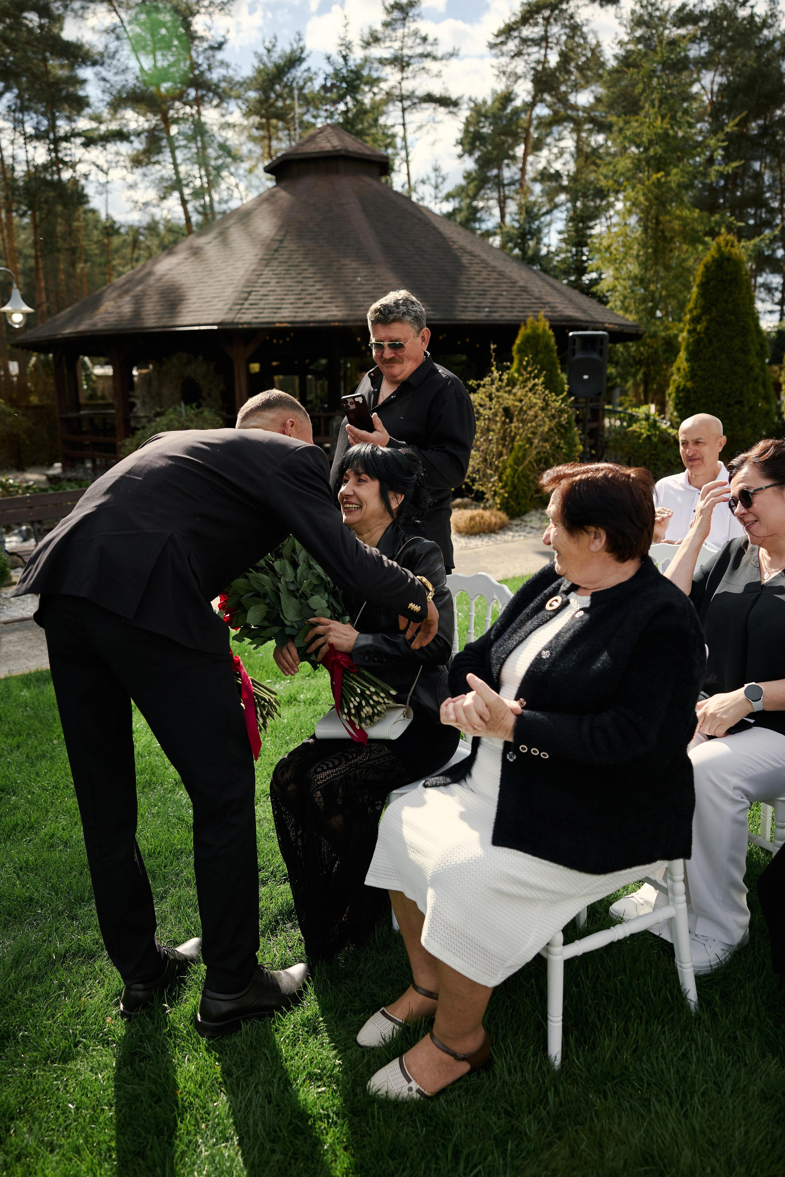 Natalia & Roman. Dworek przy lesie. Fotograf ślubny i rodzinny w Krakowie Yana Klymova