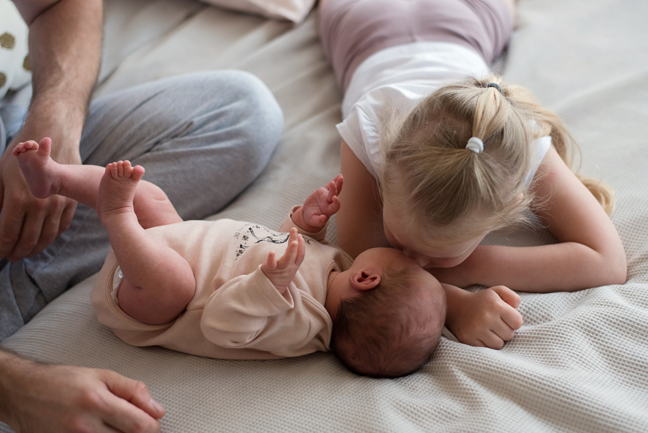 Lifestyle. In-home newborn photography Raleigh & area Katya Kulikova