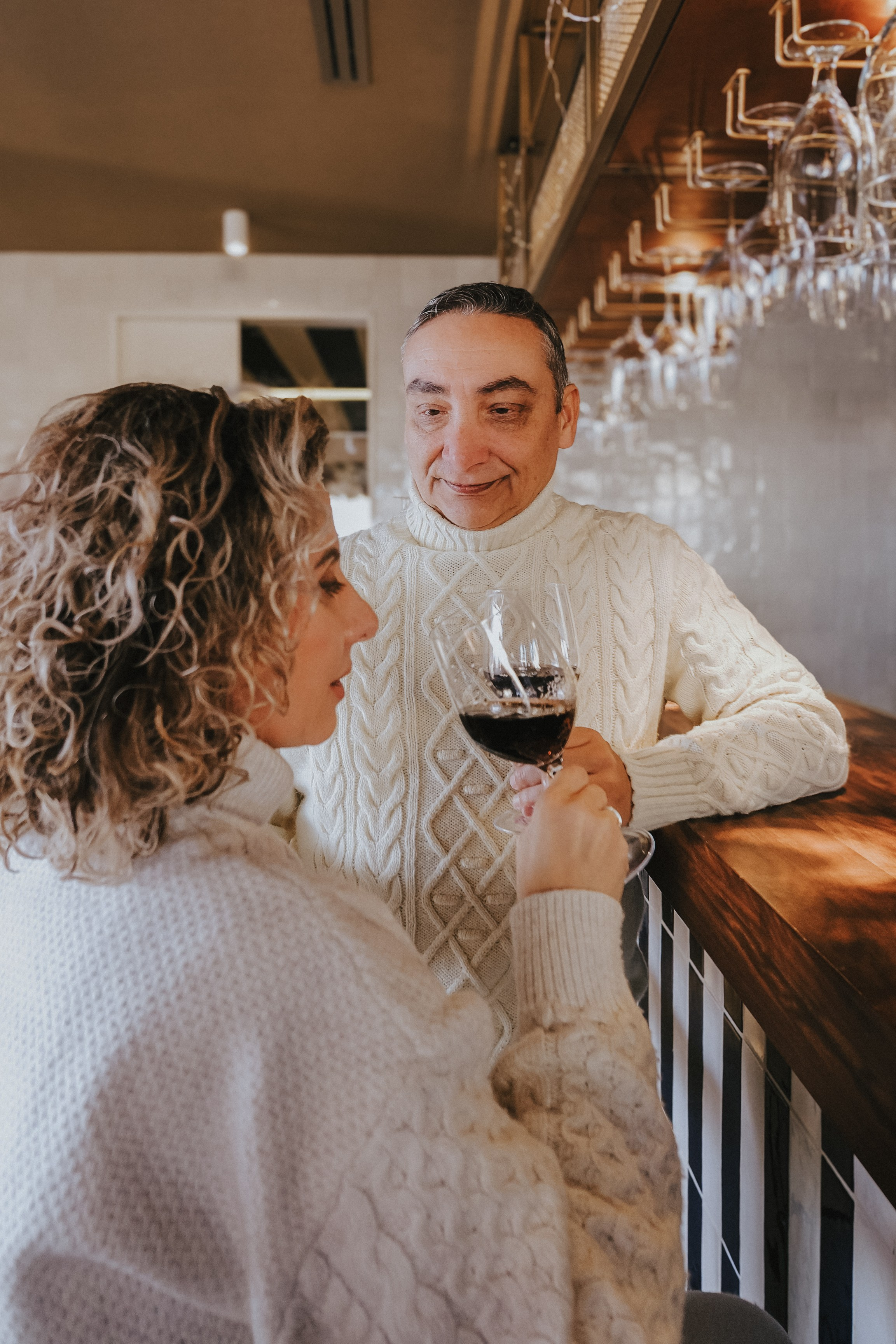 Sesión de pareja en la playa. Fotografía profesional en Calafell - Elena Medvedeva