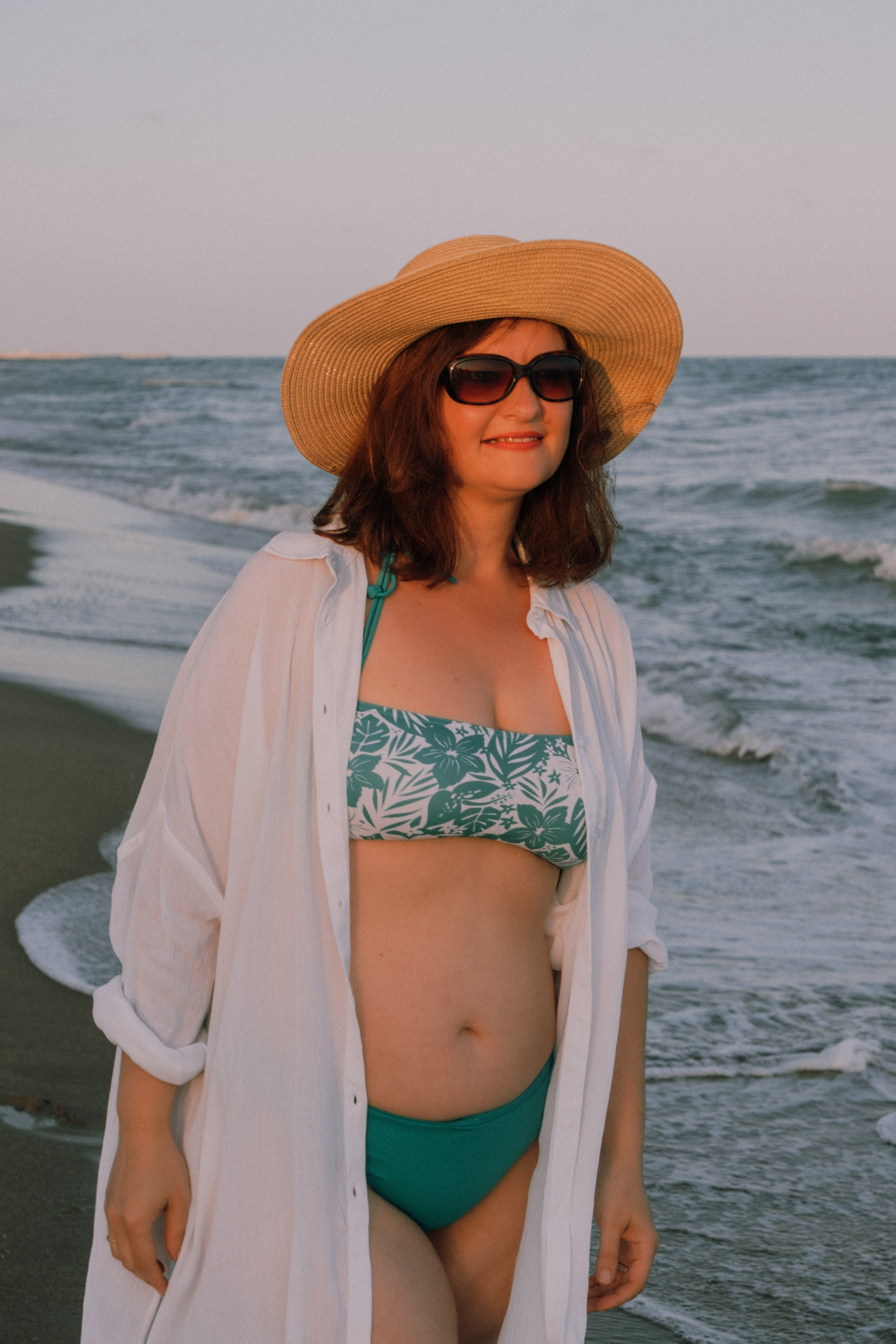 Sesión de amigas en la playa. Fotografía profesional en Calafell - Elena Medvedeva