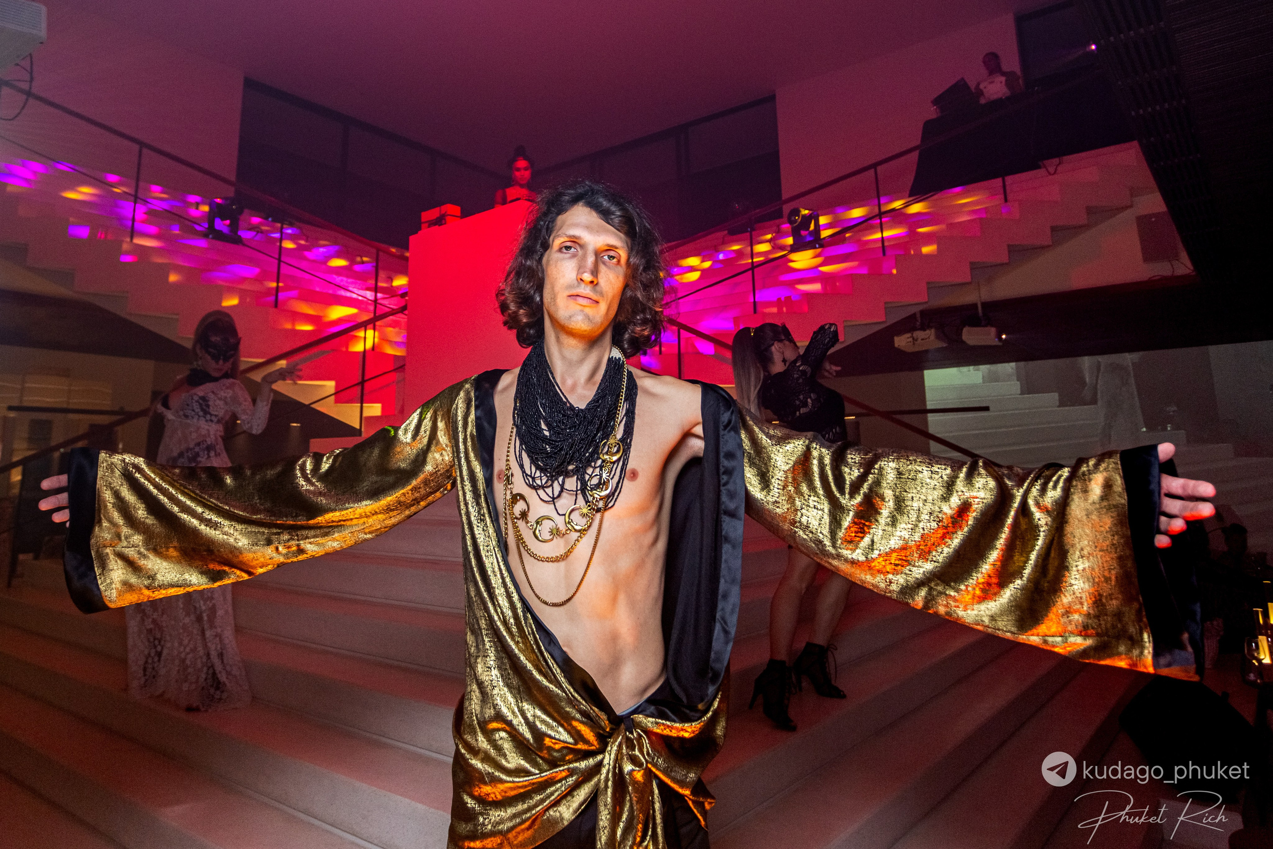 Вечеринка «Код да Винчи» | Фоторепортаж | Афиша | DAVAYSXODIM.com PHUKET. АФИША|ФОТОРЕПОРТАЖИ|ИВЕНТЫ|ПХУКЕТ