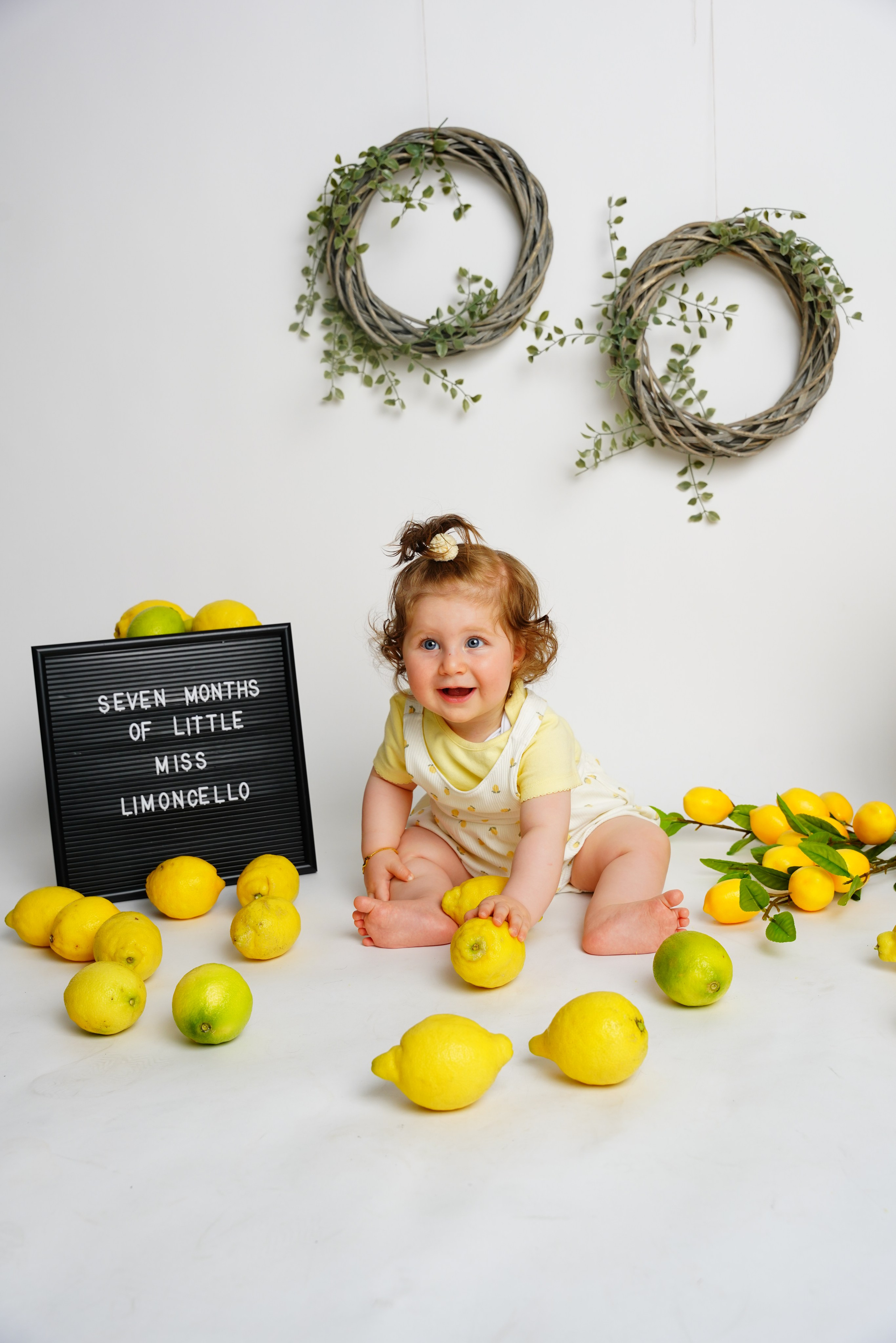 Zitronen-Fotoshooting. Neugeborenenfotografin und Retoucher in Augsburg Nastassia Schneider