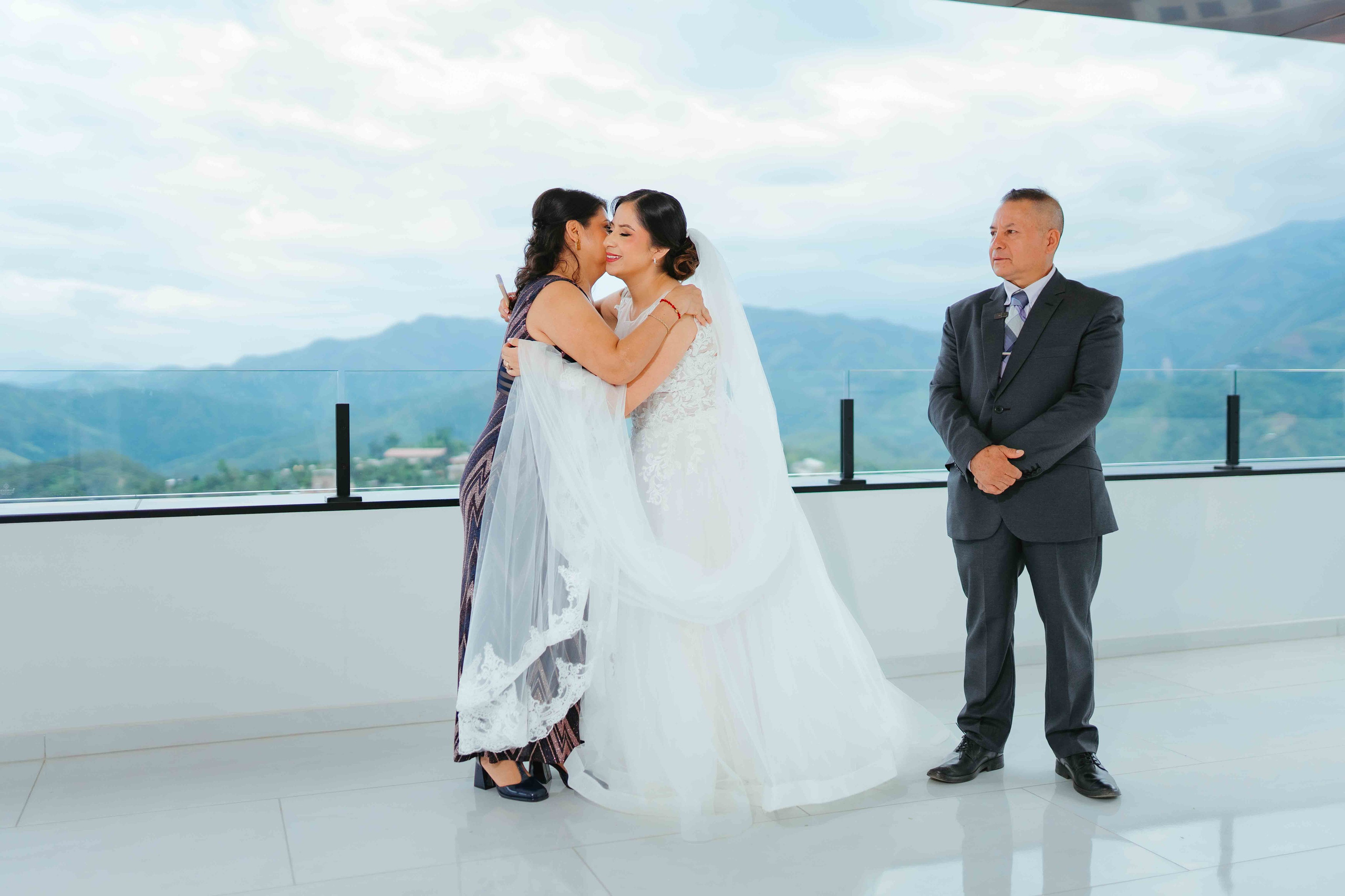 Jennifer y Vladimir. Fotógrafo de bodas en Loja Ecuador | Piero Alvarez PH