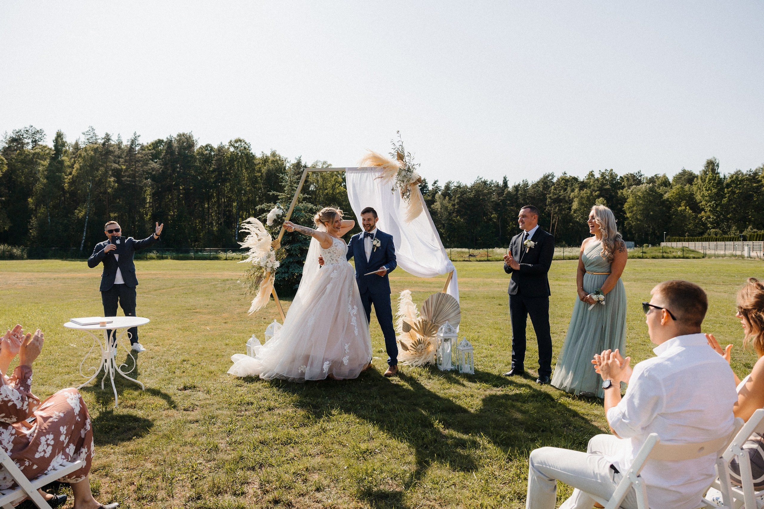Свадебная фотосессия в Музее Искусств и Альберта Муйже. Евгений Тимофеев | Свадебный и контент-фотограф и видеограф в Риге