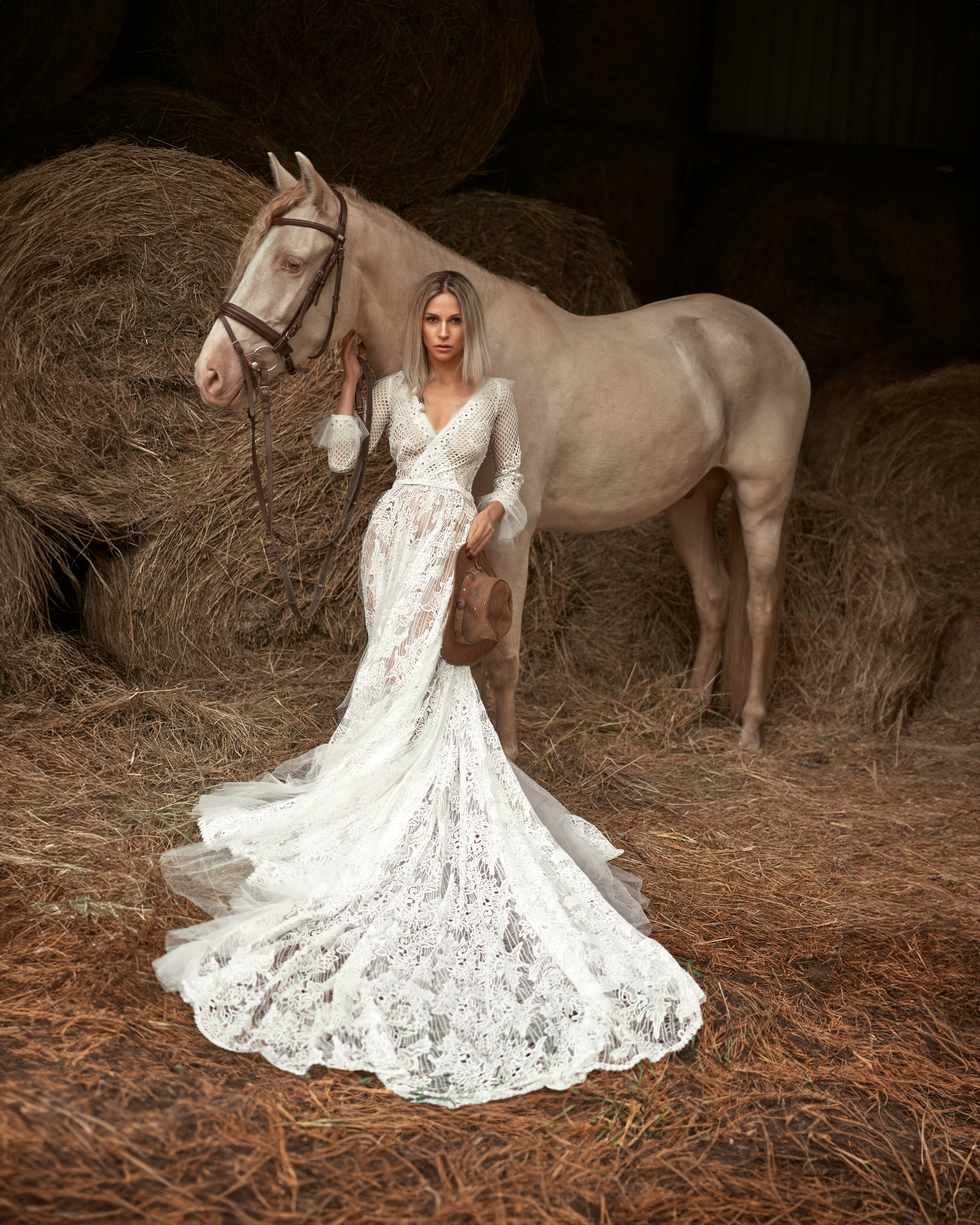 With Horses. Youdusha.com