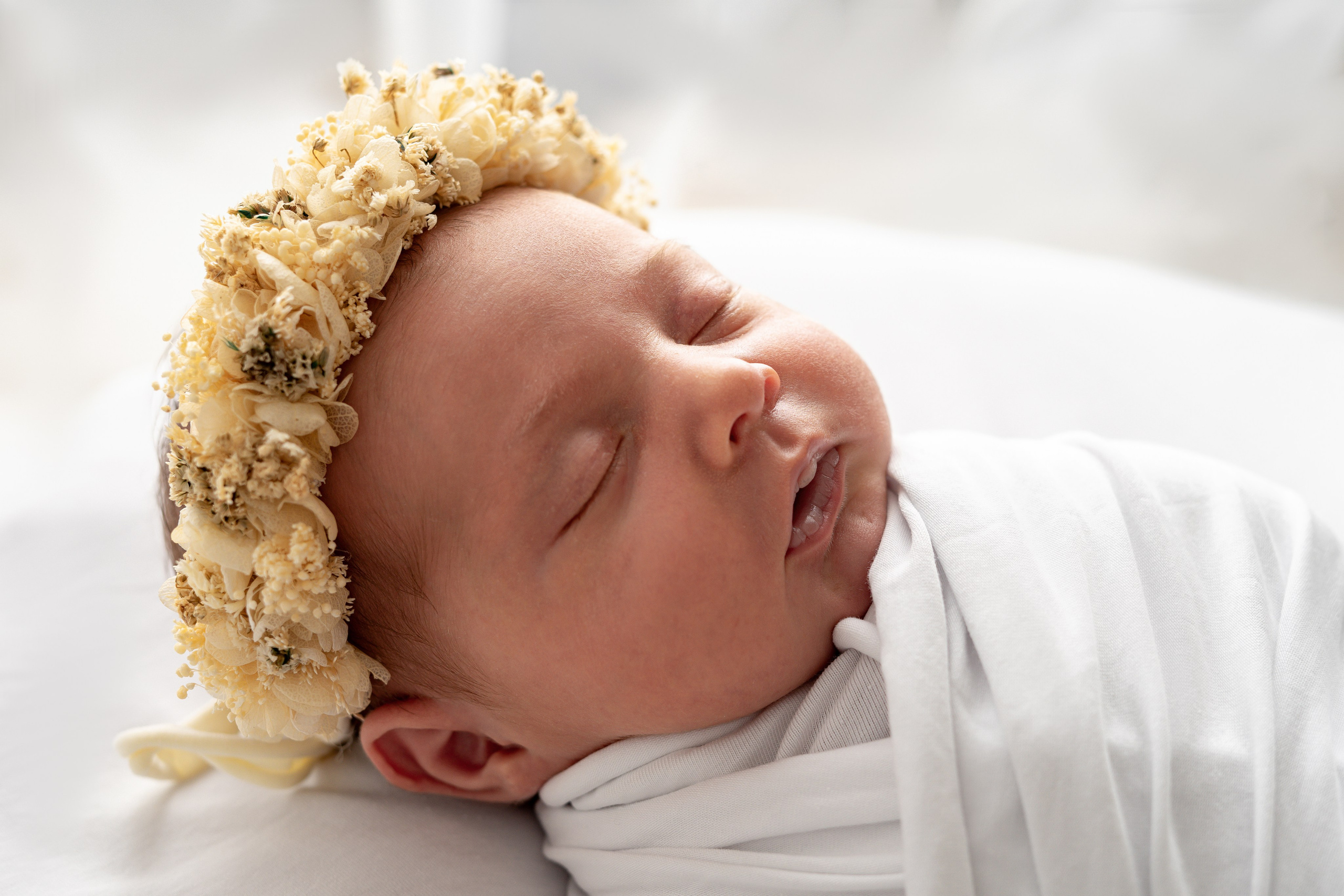 NEWBORN PORTFOLIO. Newborn Photographer and life casting in Dubai Dariya Saeed