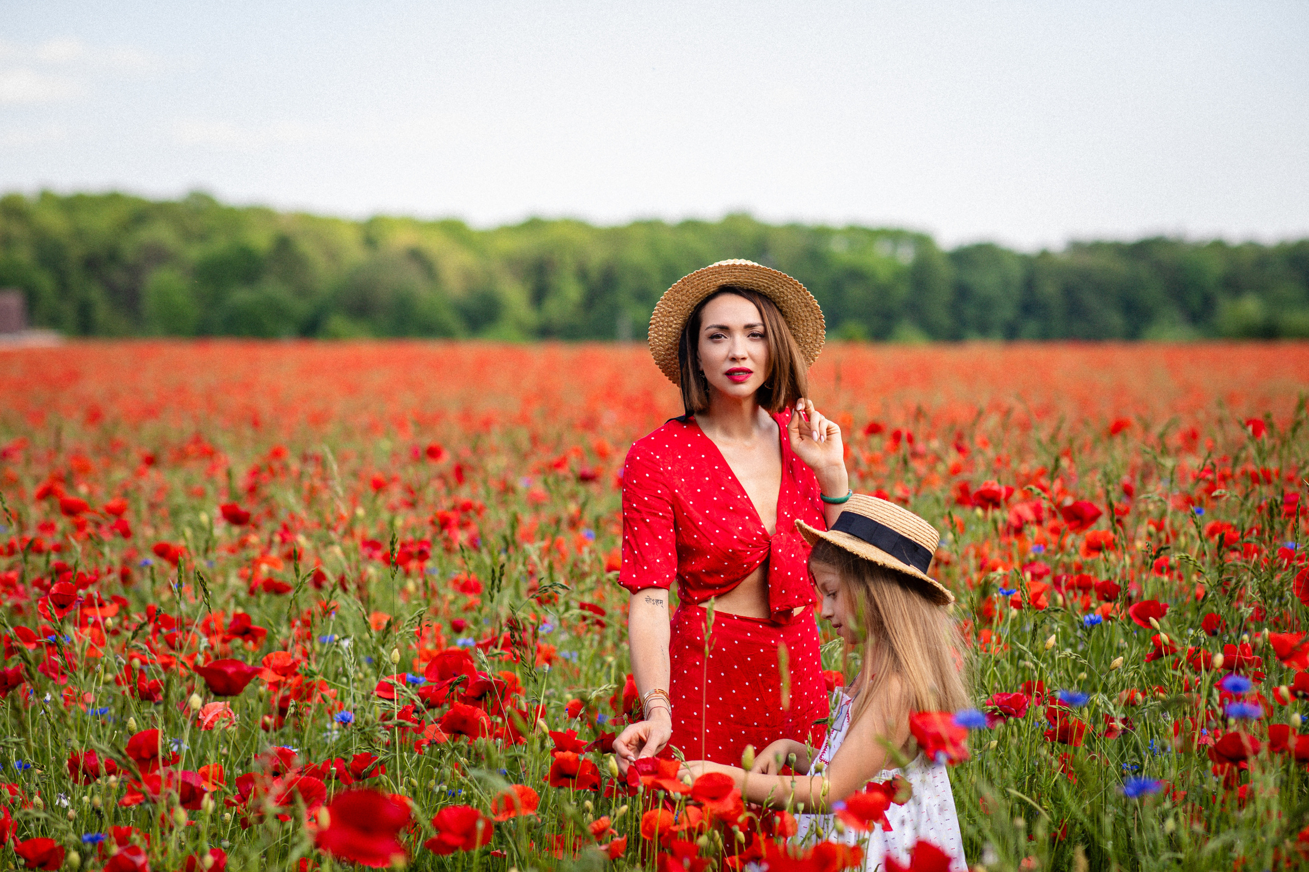 Mohnfeld. Hochzeitsfotografin in Gütersloh | Authentische Hochzeitsreportagen | TK Photographie