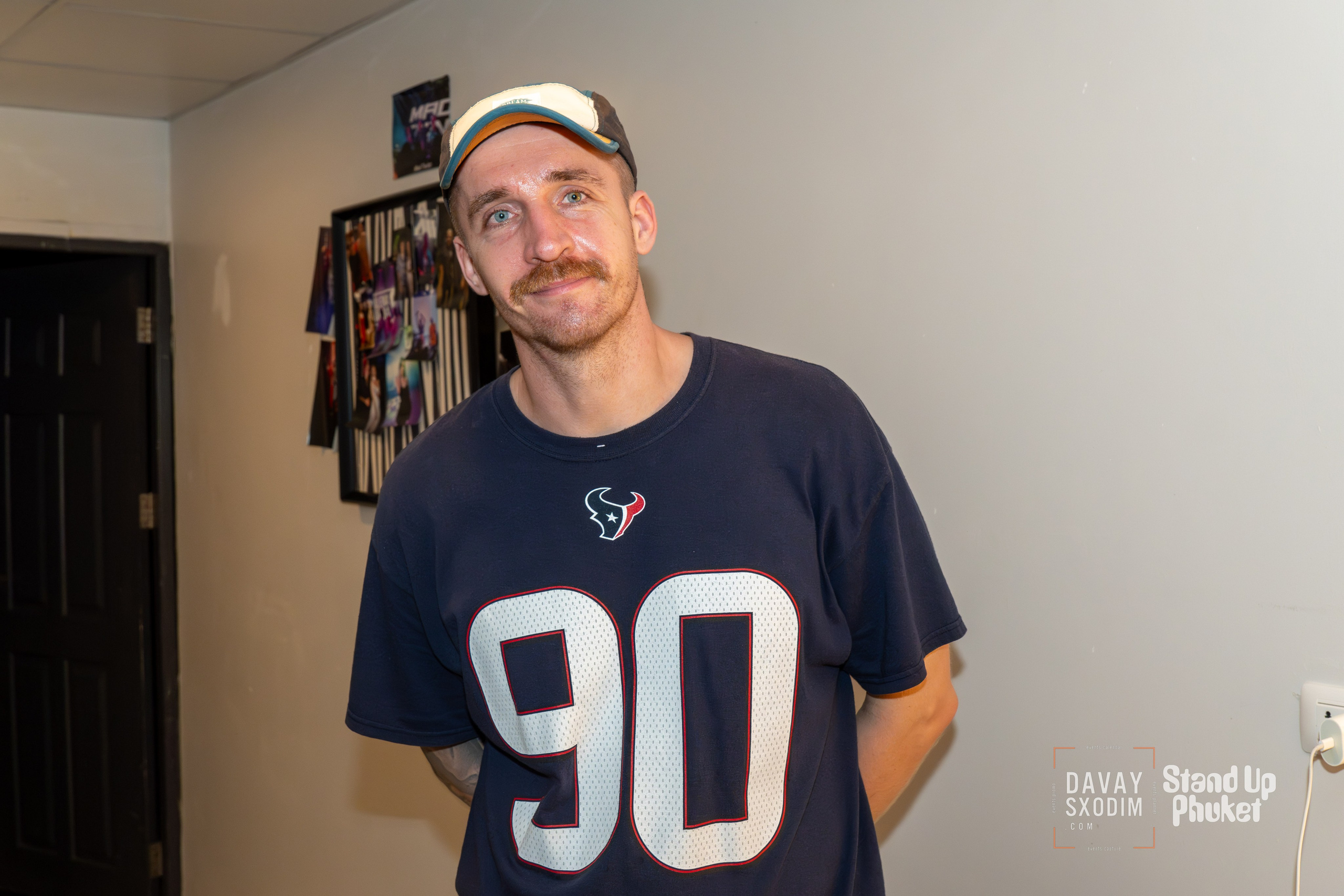 Standup Влада Лапина | Фоторепортаж | Афиша | DAVAYSXODIM.com PHUKET. АФИША|ФОТОРЕПОРТАЖИ|ИВЕНТЫ|ПХУКЕТ