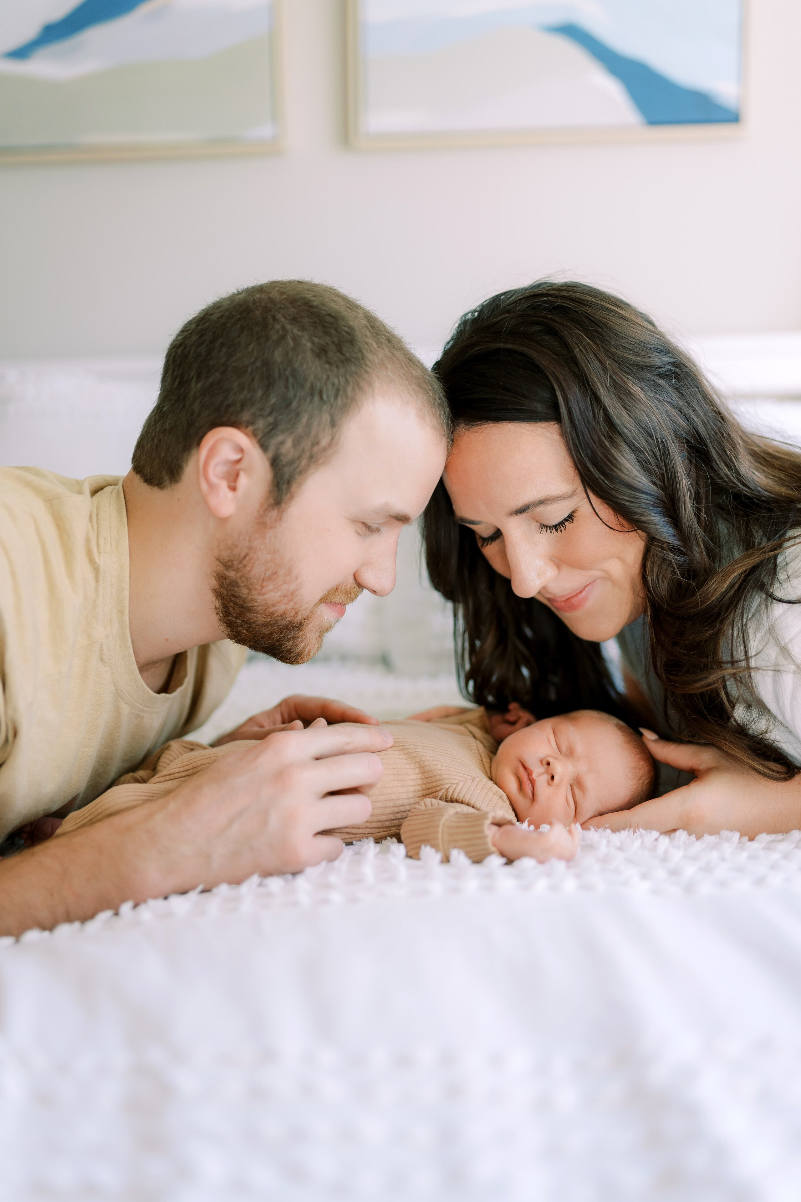 New born photoshoot at home. Anna & Entony. WA. November 2024. EVAN ARISTOV WEDDING PHOTOGRAPHY — Seattle Wedding Photographer