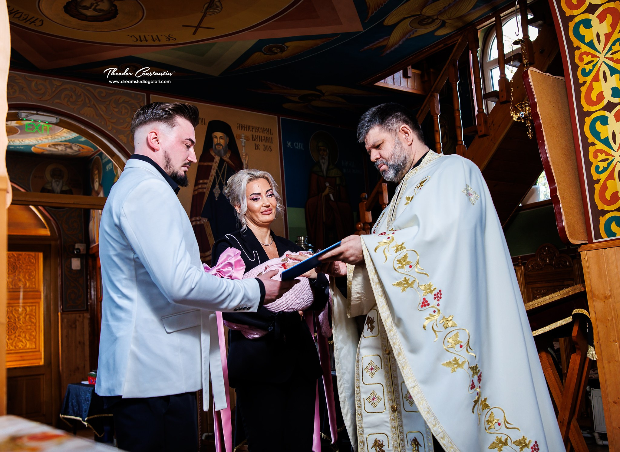 Botez. Dream Studio Galați – ședințe foto profesionale pentru familie, portrete și evenimente