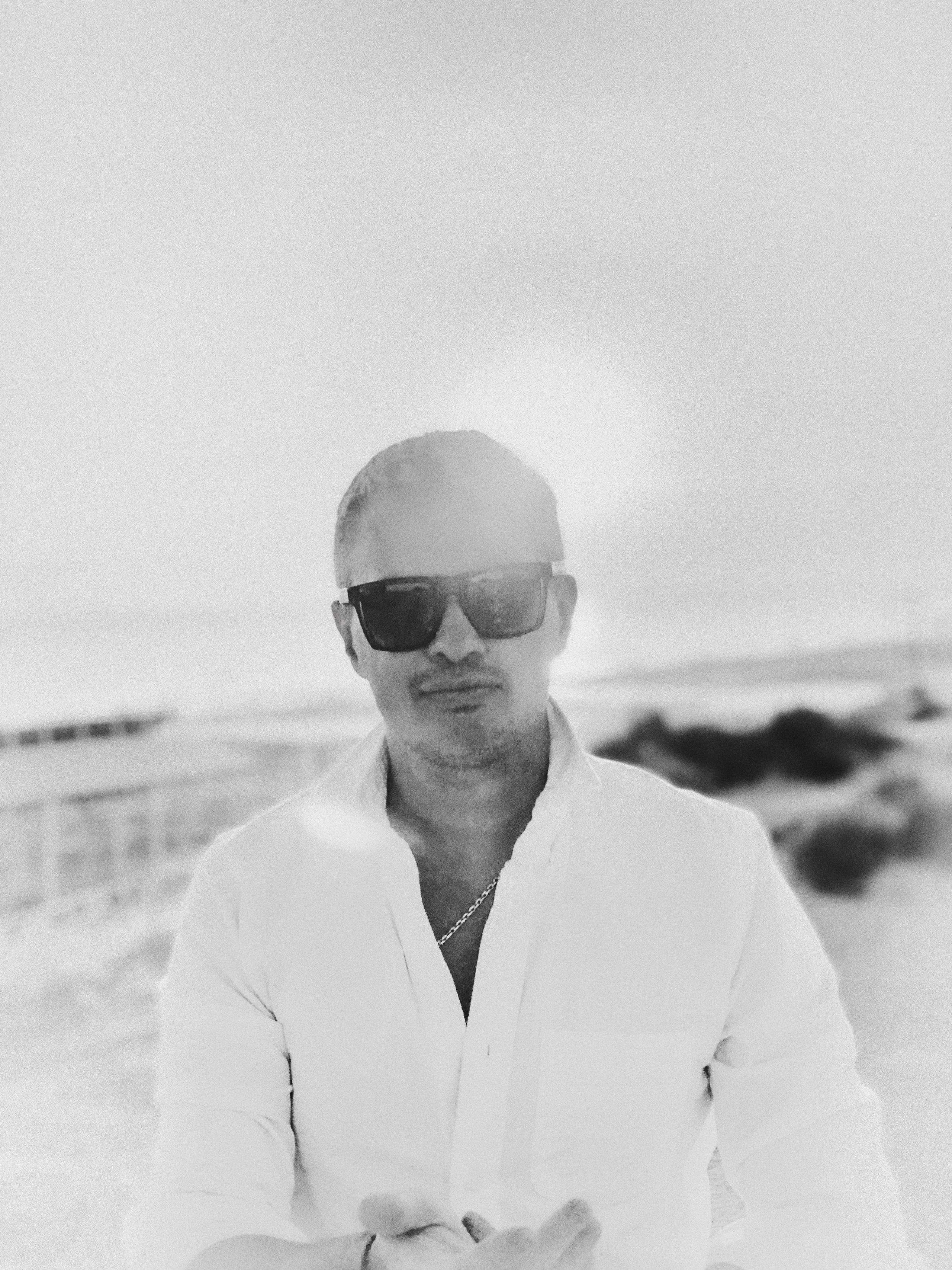 USA photoshoot pricing portrait Photographer Wedding Proposal Photoshoots Headshoots Engagement Elopement Family New York Linkedin facebook beach summer 