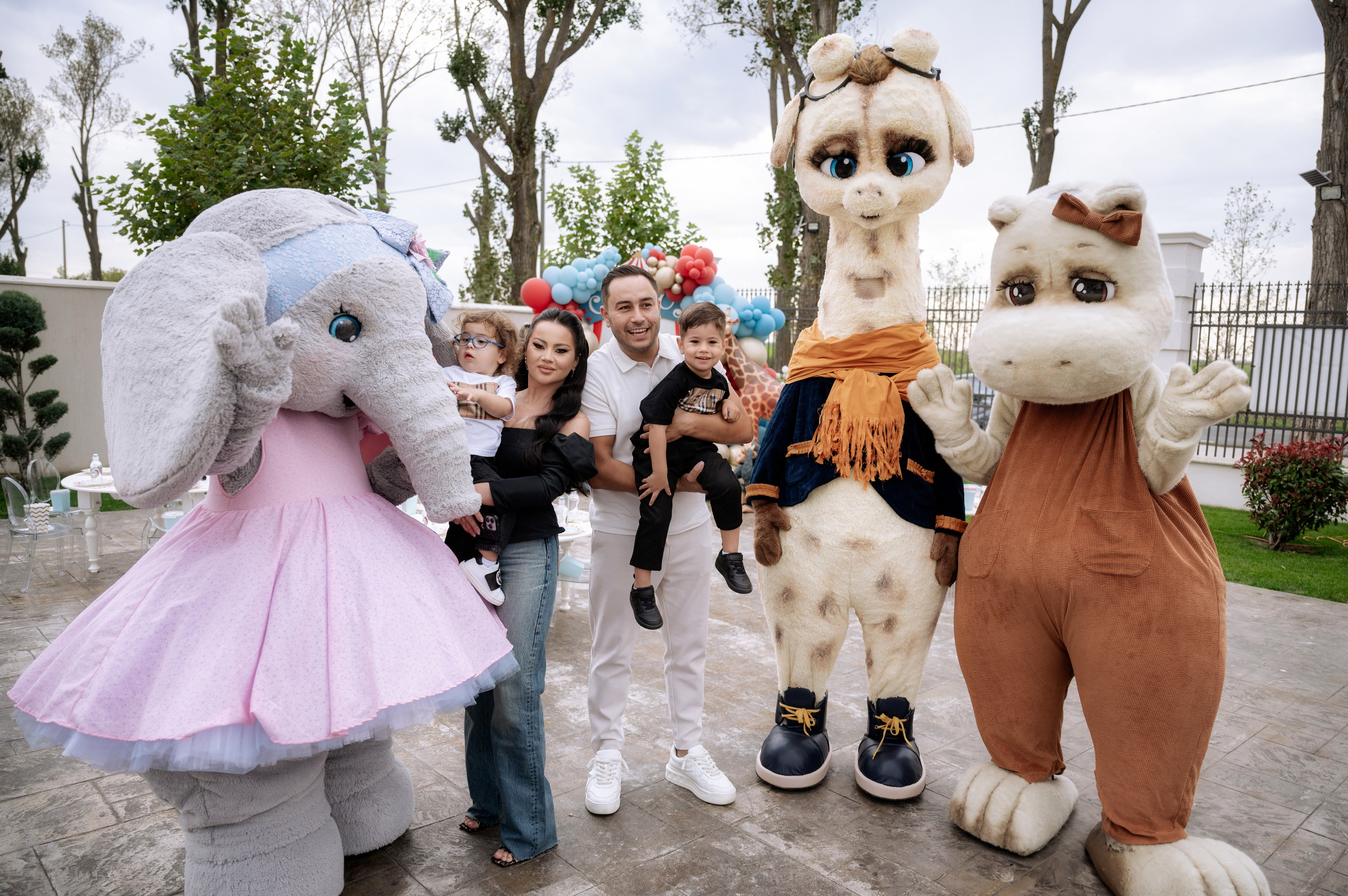 Turta/Mot. Amintirile tale merită mai mult decât o fotografie. Merită o poveste