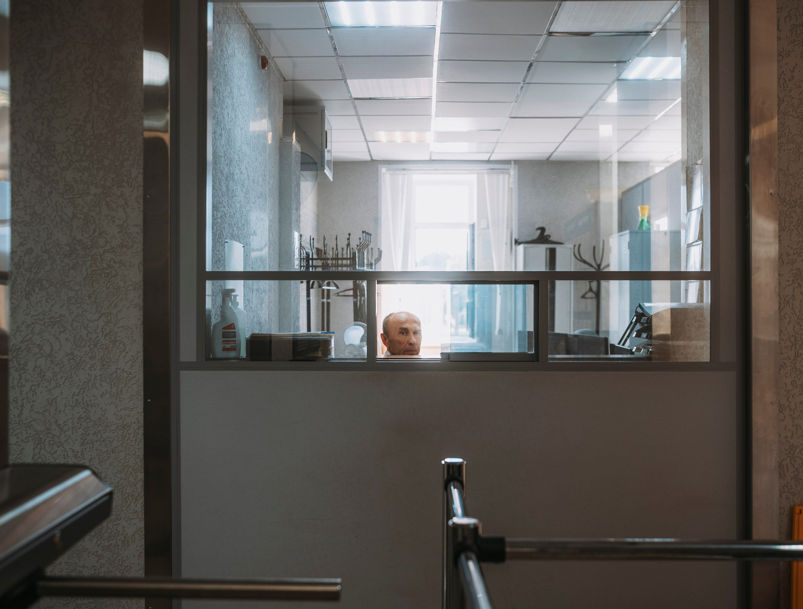 2025. Стрит-фотография, полная абсурда, идиотизма и красоты