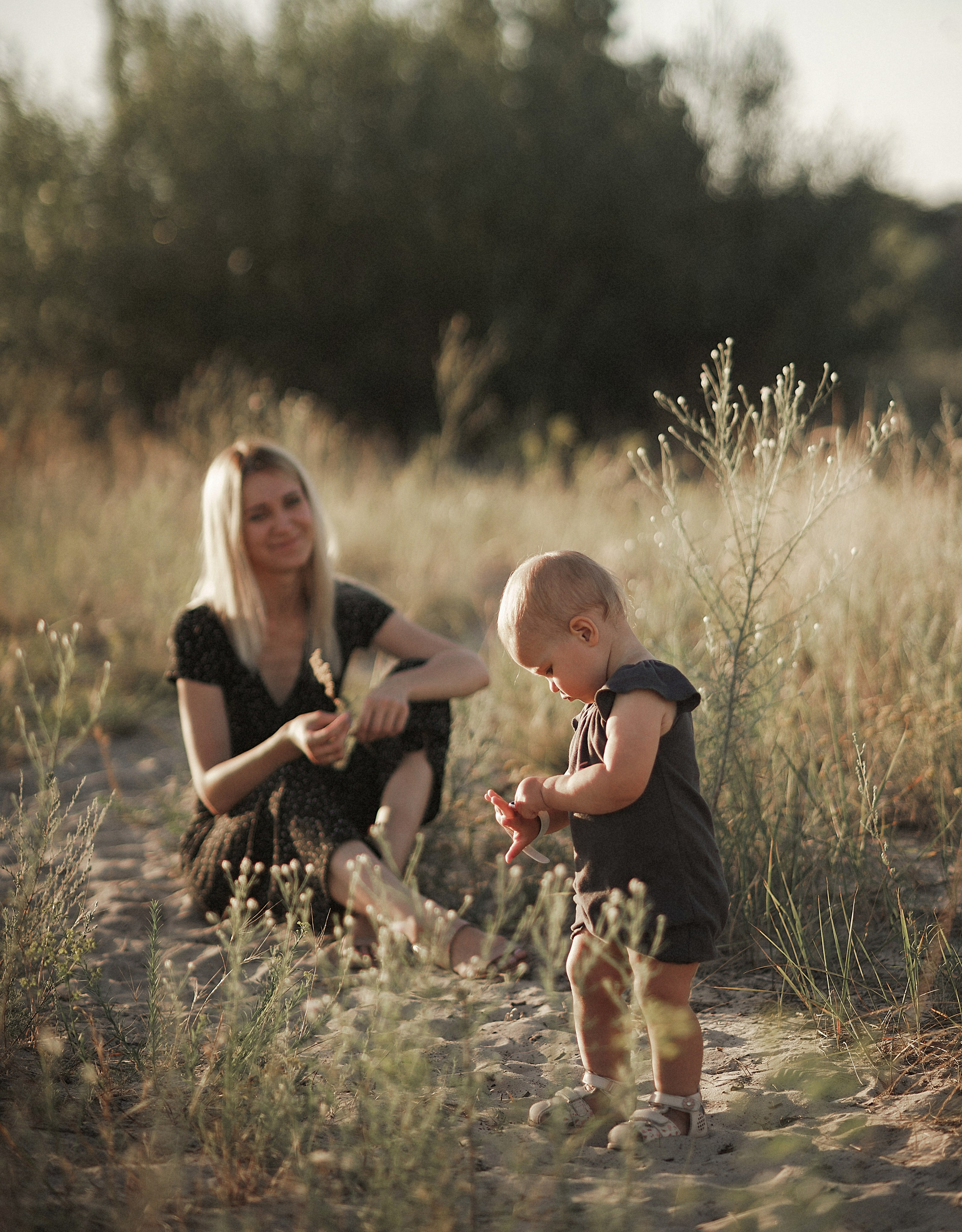 Family outdoor summer shooting. Wedding and family photographer Ireland