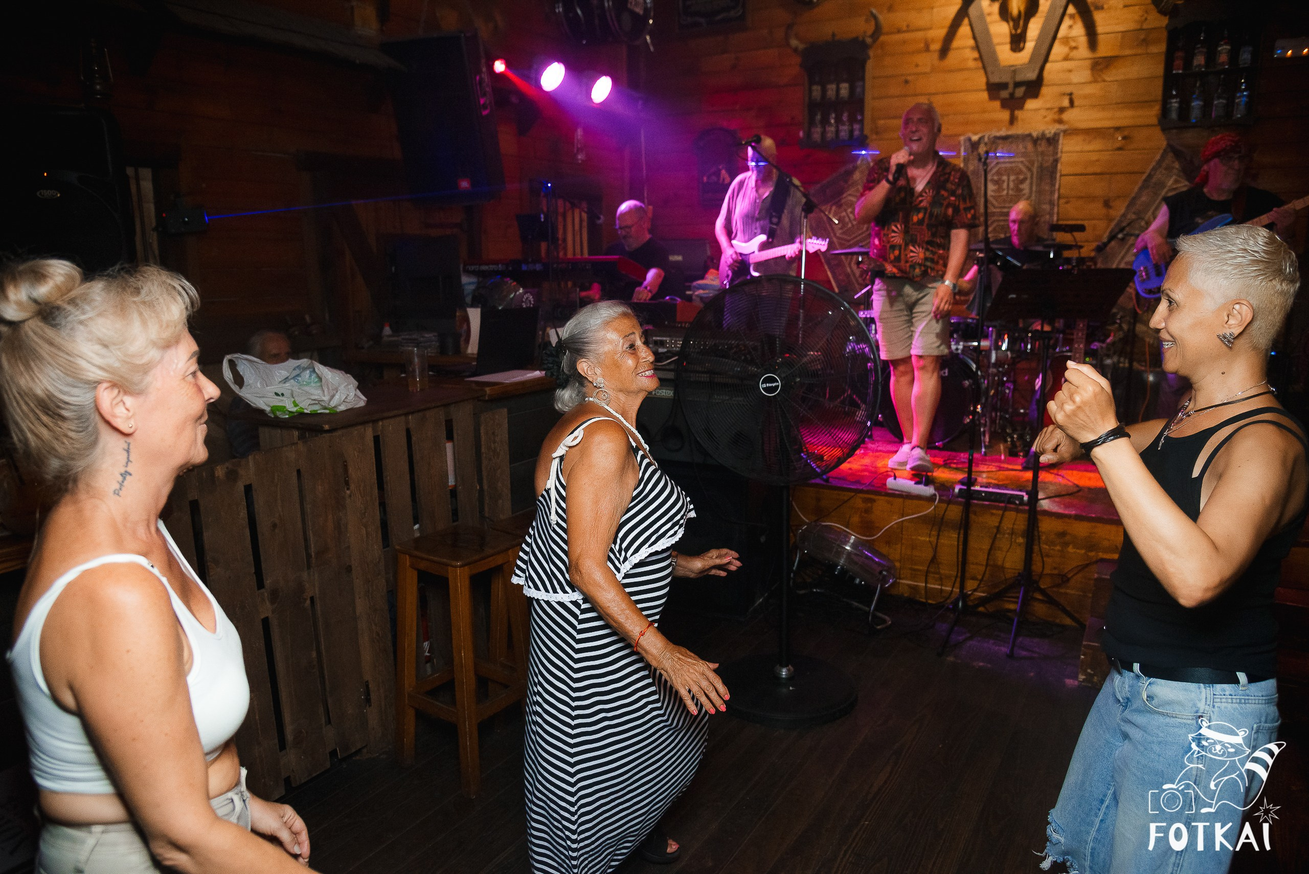 Reportaje fotográfico de FOTKAI | Cafe Bar El Paso | Torrevieja, España, 5 de julio de 2025